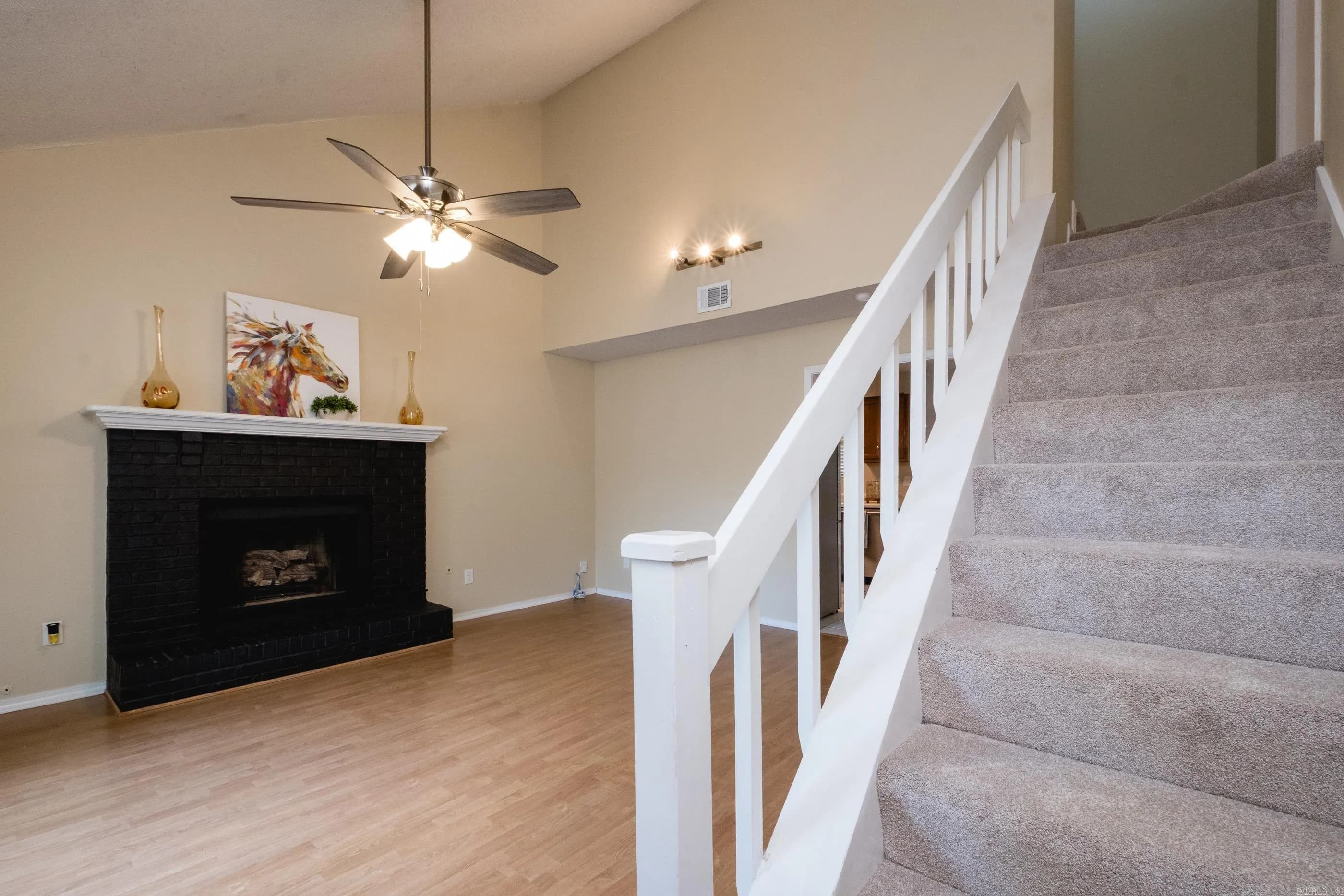 Property at 121  Pin oak - Image 5