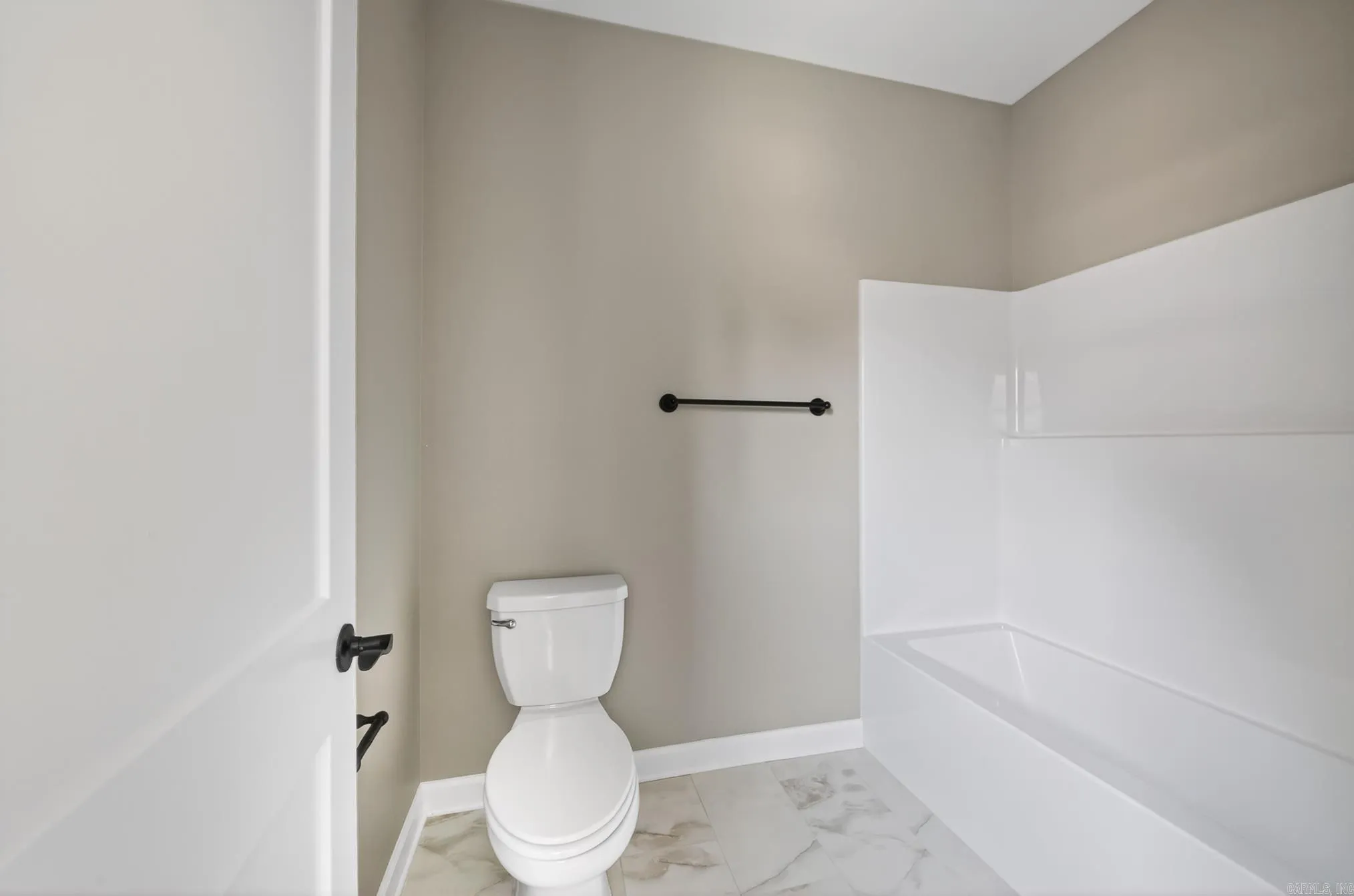 Property at 556  Valley oak - Image 45