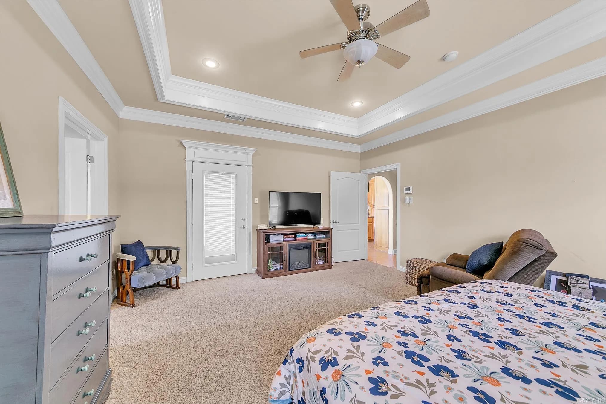 Property at 2415  Lakewood - Image 23