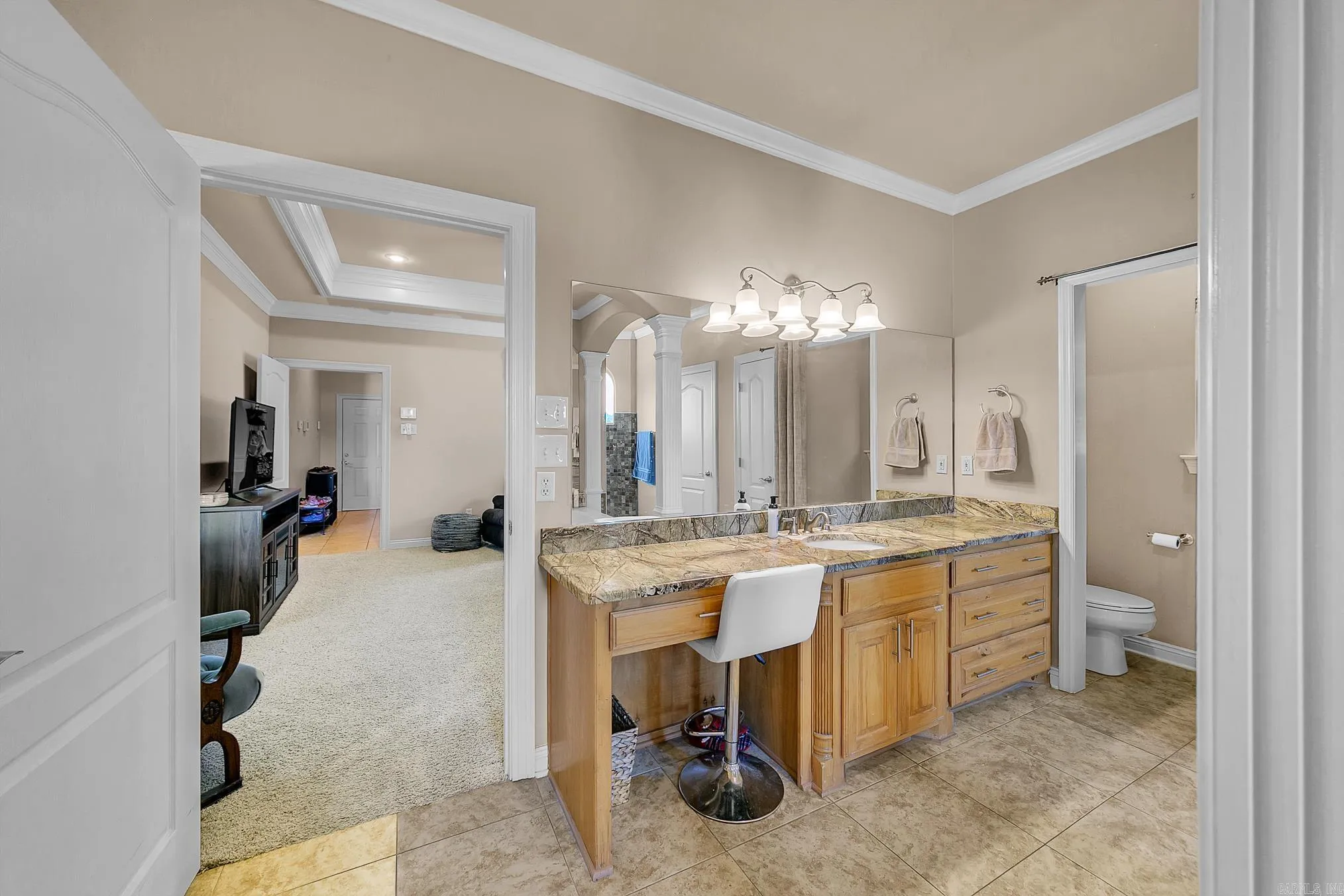 Property at 2415  Lakewood - Image 28