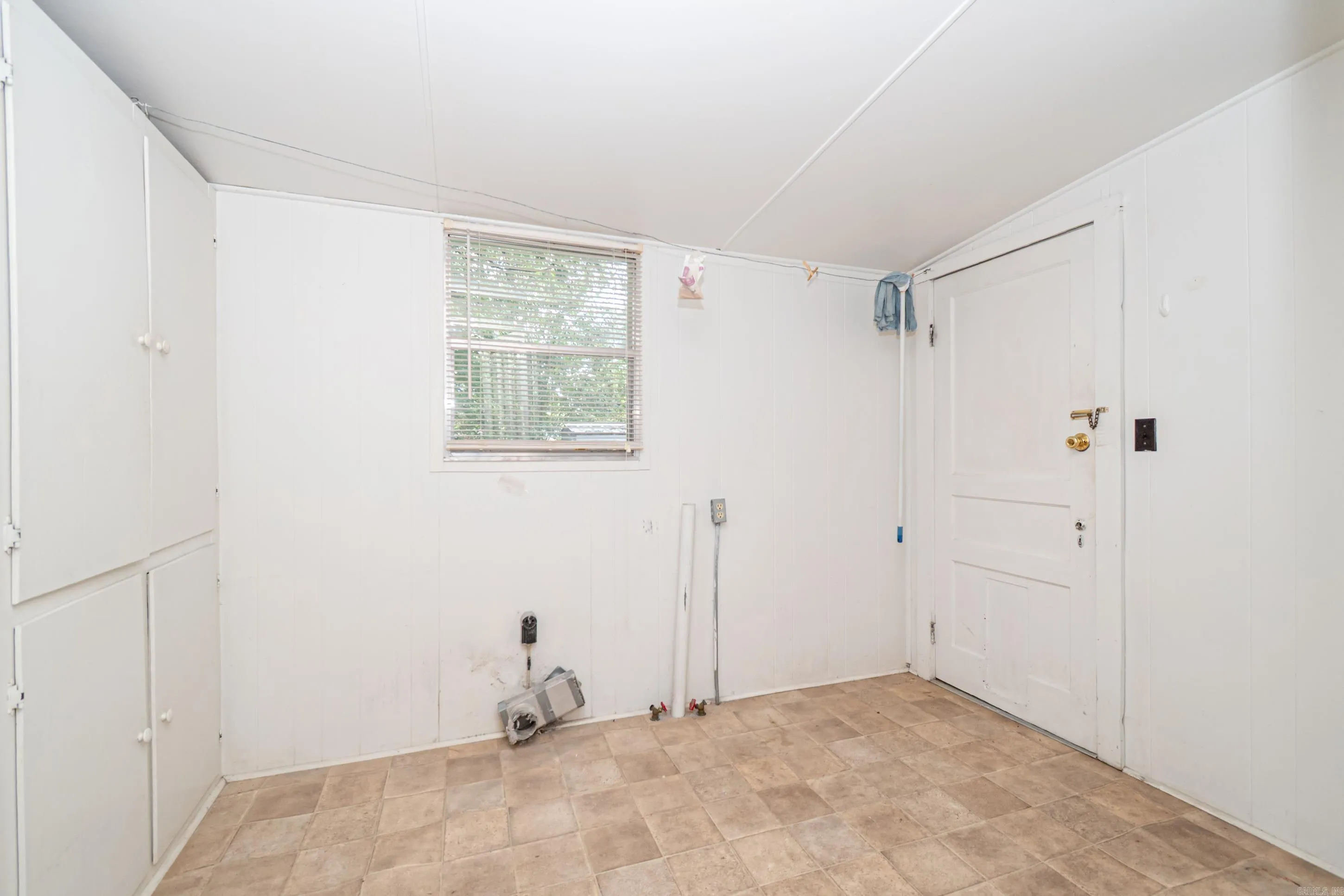 Property at 1303 W Faulkner st - Image 8