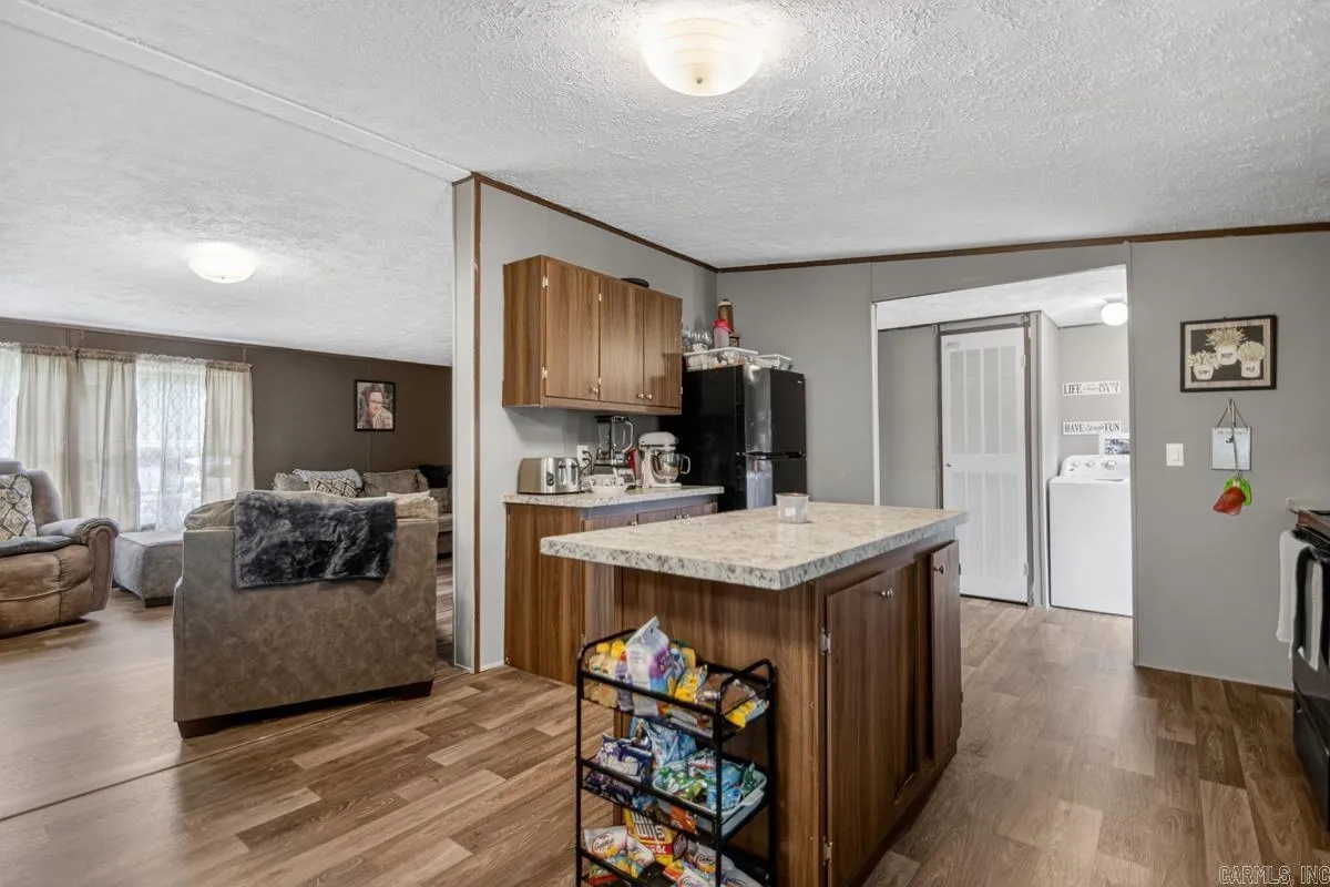 Property at 1343  Pine - Image 8