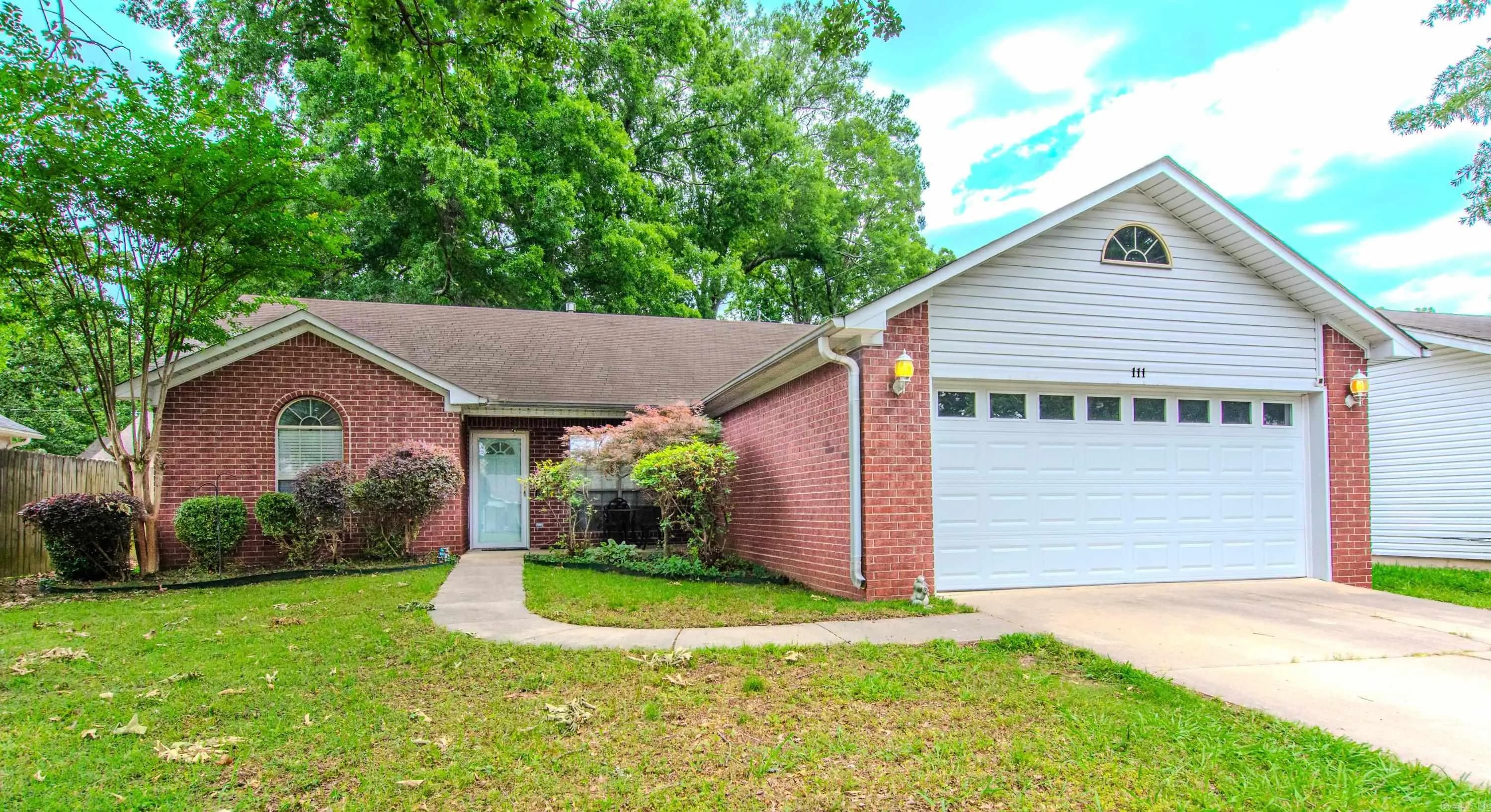 Property at 111  Shady oak - Image 1