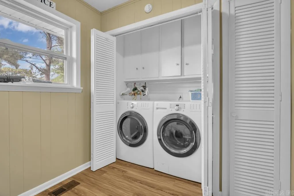 Property at 1  Huett - Image 22