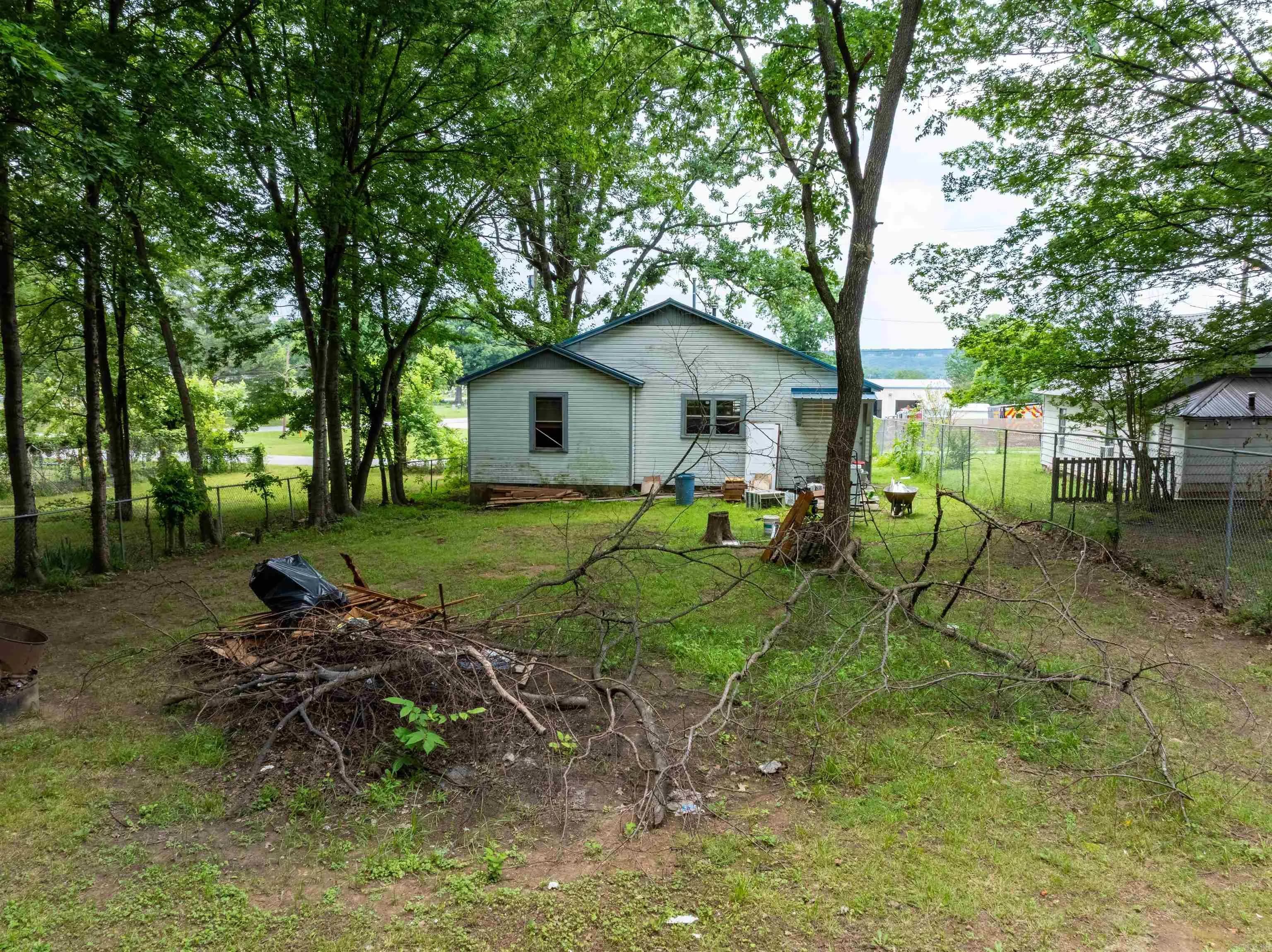Property at 1525  Grays - Image 4