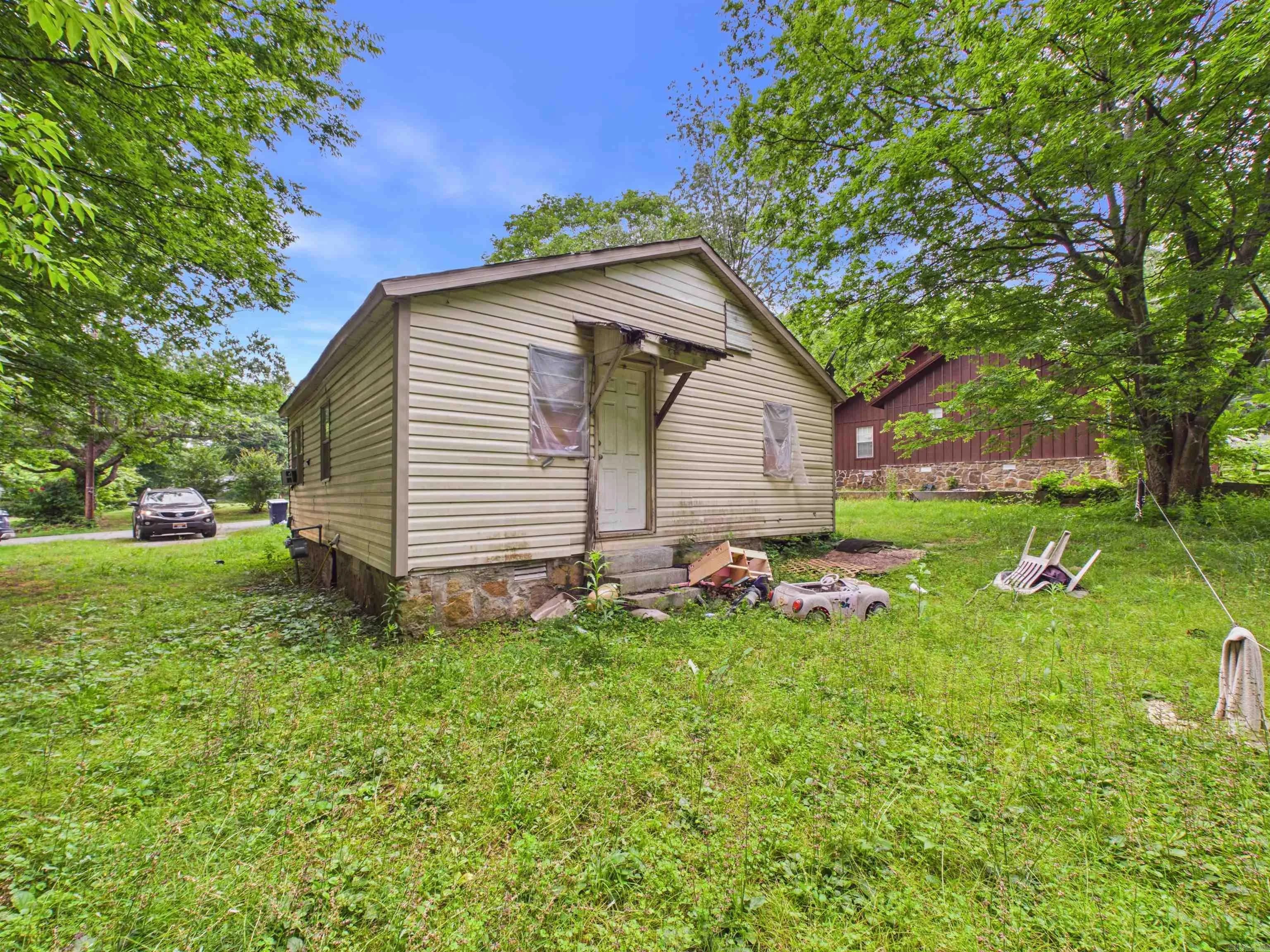 Property at 190 W Mark - Image 3