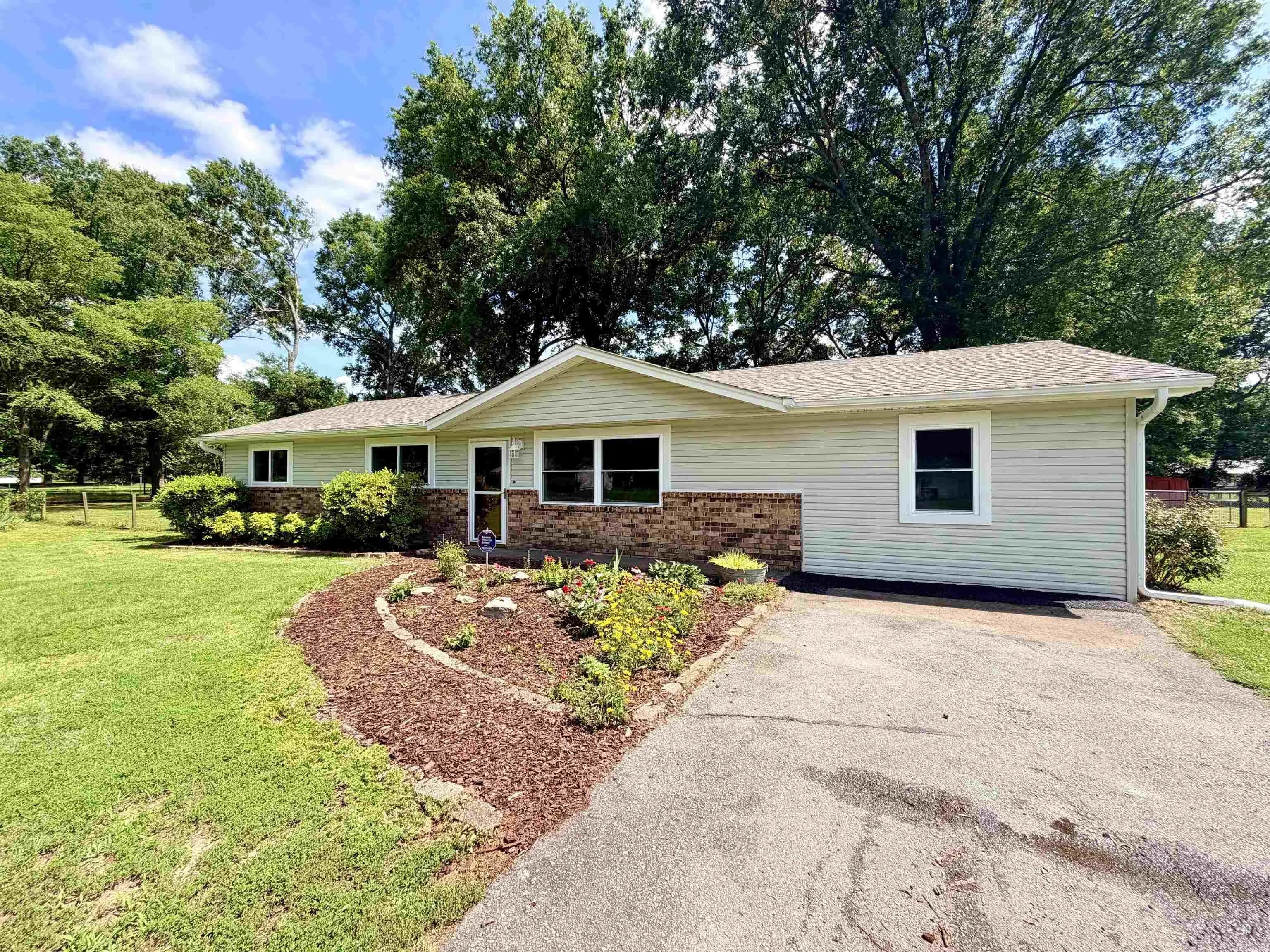 Property at 857  Joyce - Image 2