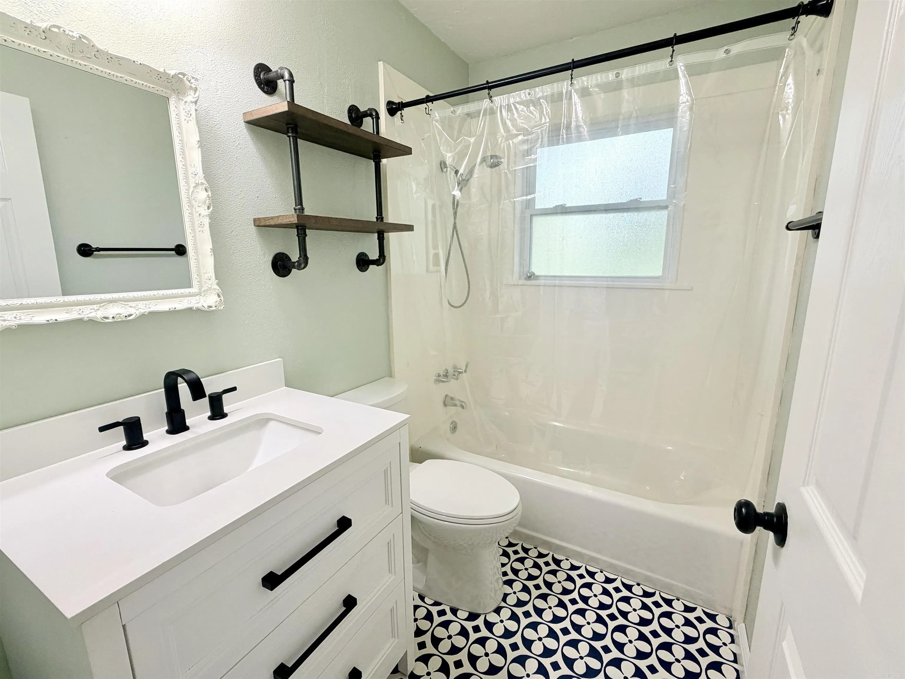Property at 857  Joyce - Image 15