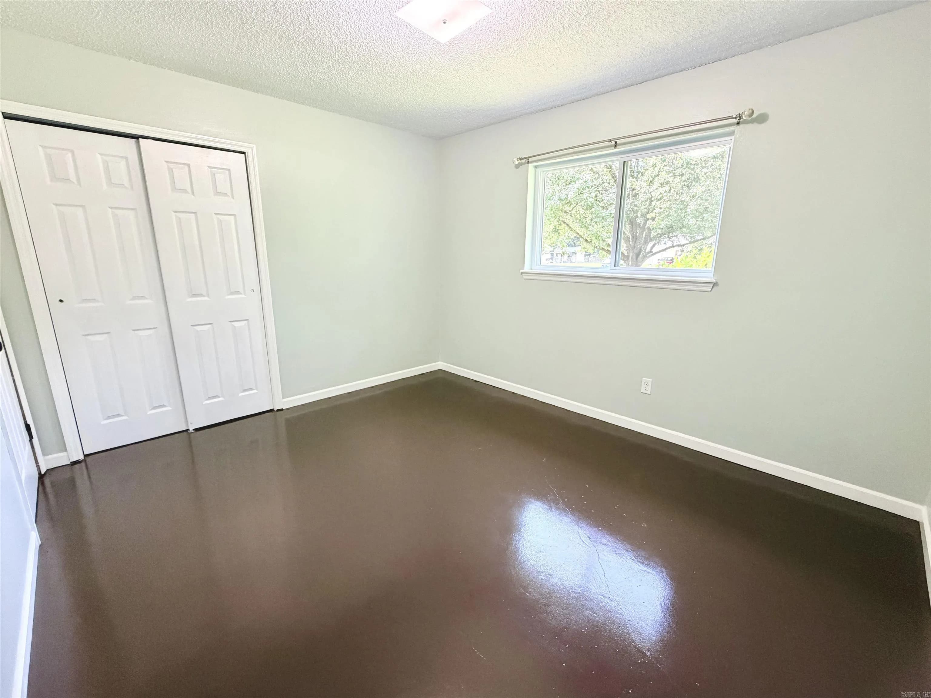 Property at 857  Joyce - Image 22