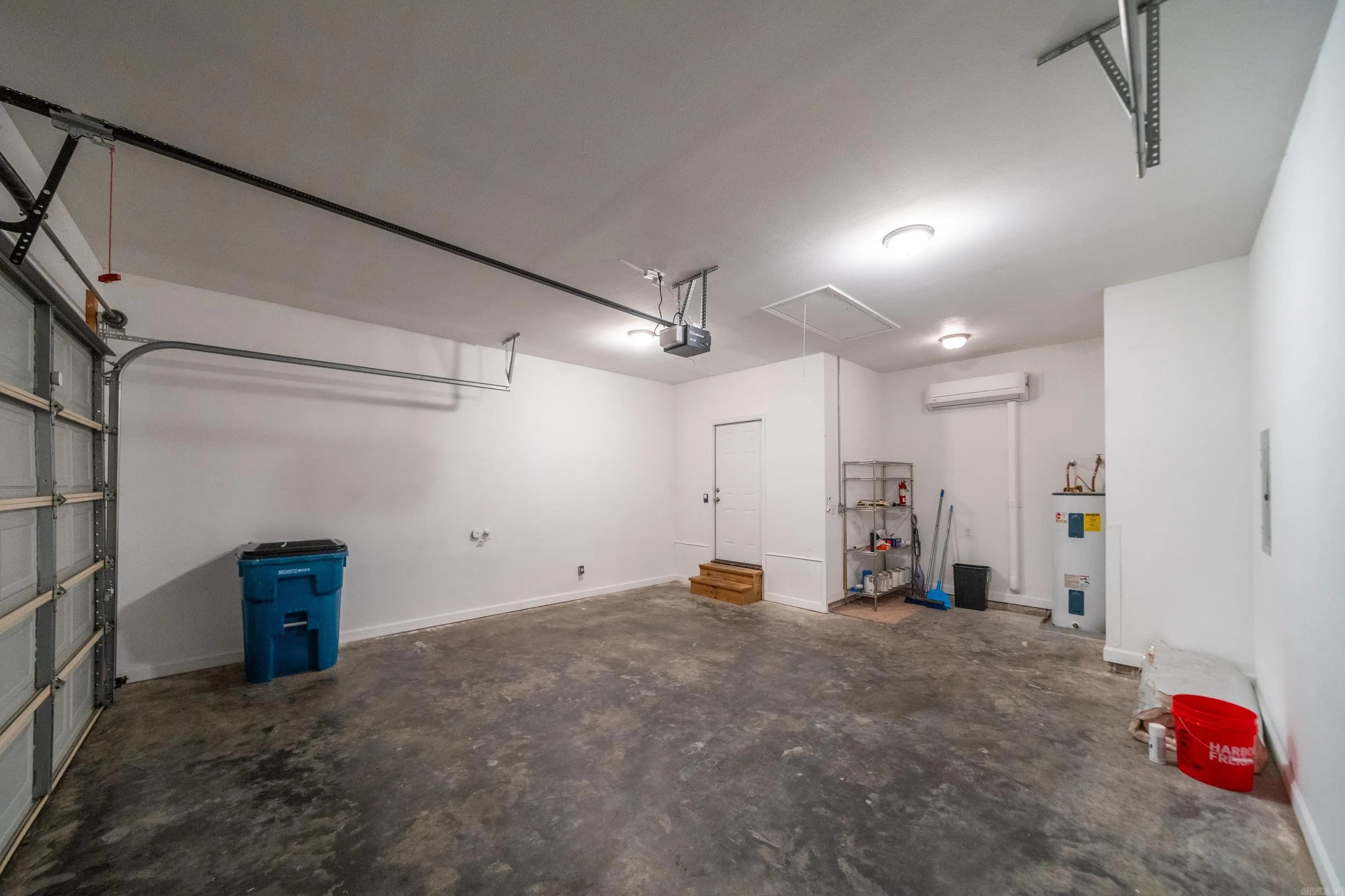 Property at 5705  John hancock - Image 35