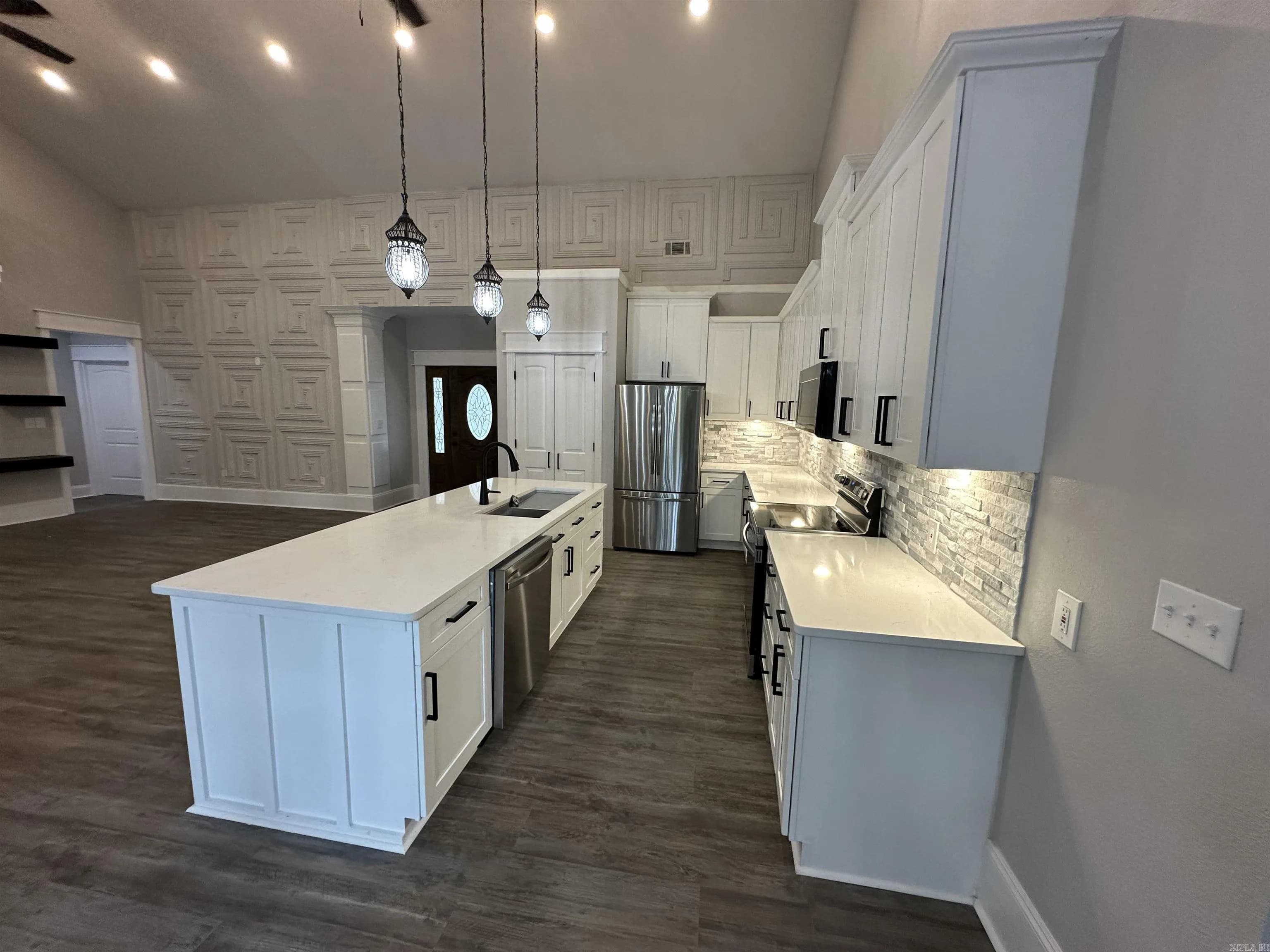 Property at 8716  East fairview - Image 7