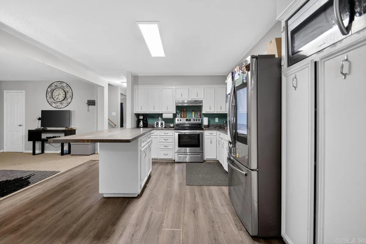 Property at 1820  Aztec - Image 5
