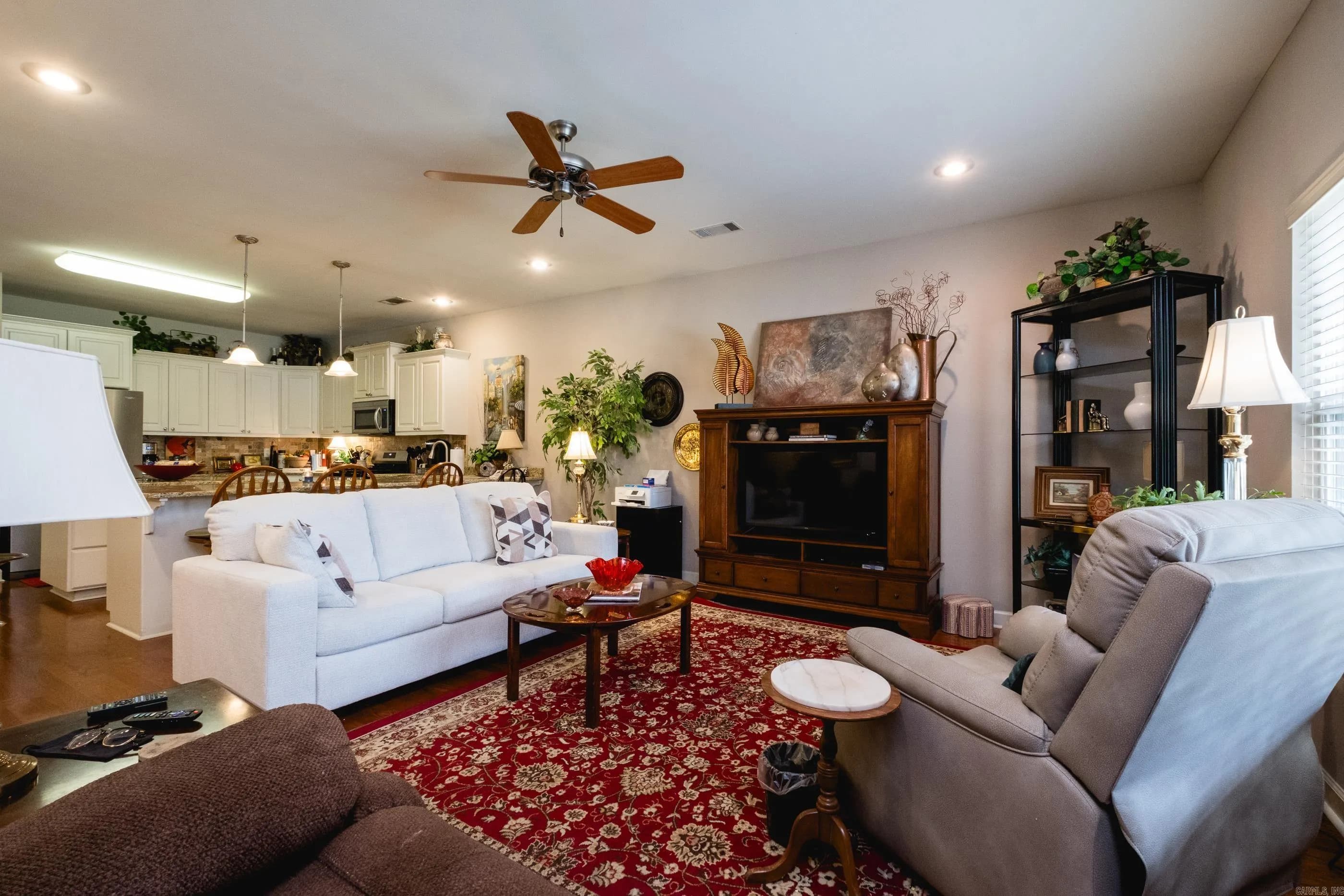 Property at 302  Stagecoach village - Image 8