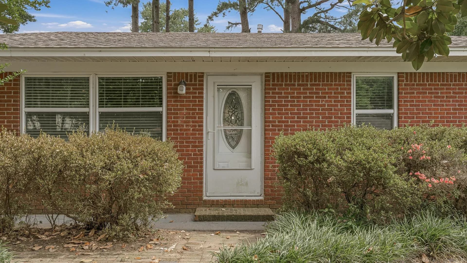 Property at 1105  Estelle - Image 2
