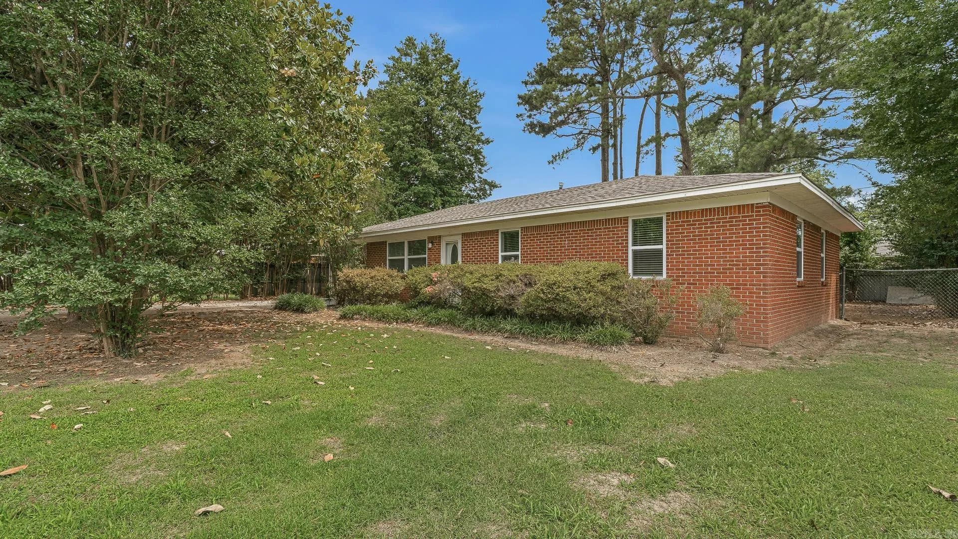 Property at 1105  Estelle - Image 1