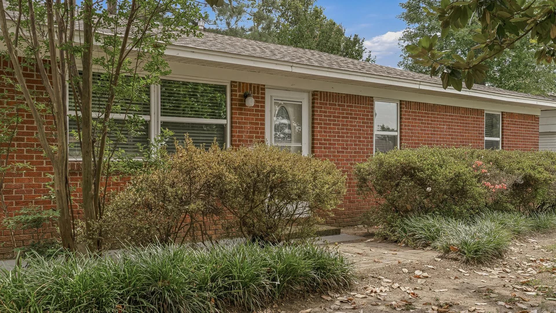 Property at 1105  Estelle - Image 3