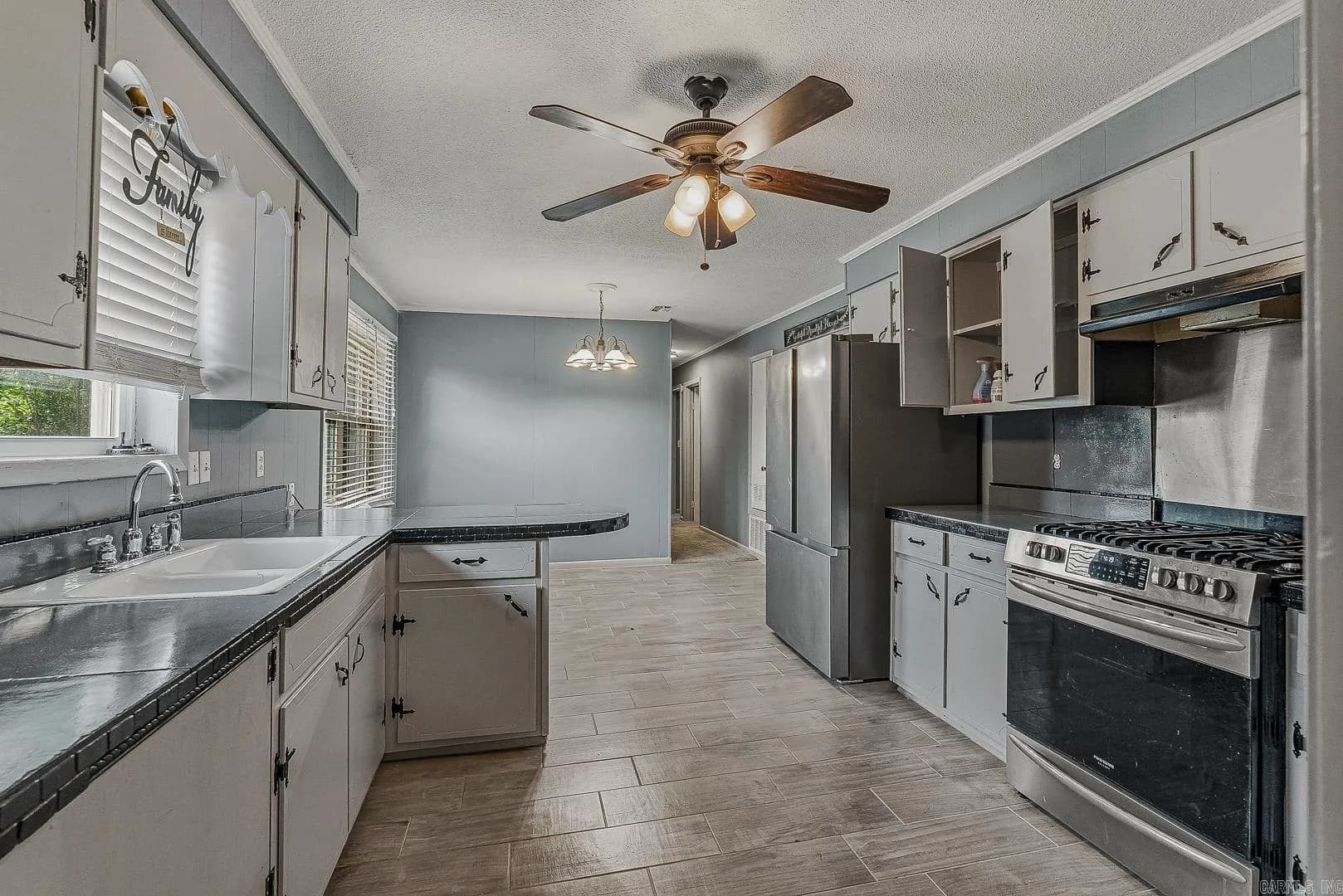 Property at 1105  Estelle - Image 14