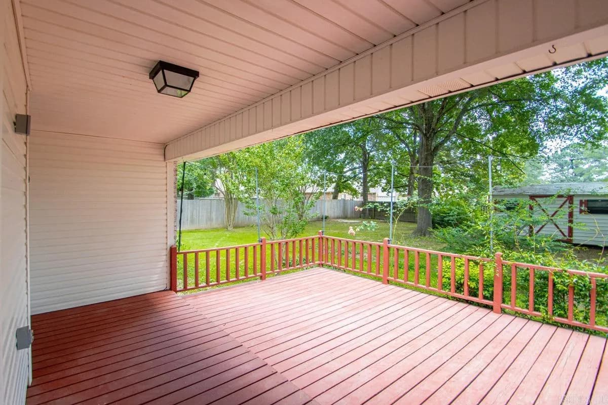 Property at 404  Galina - Image 9