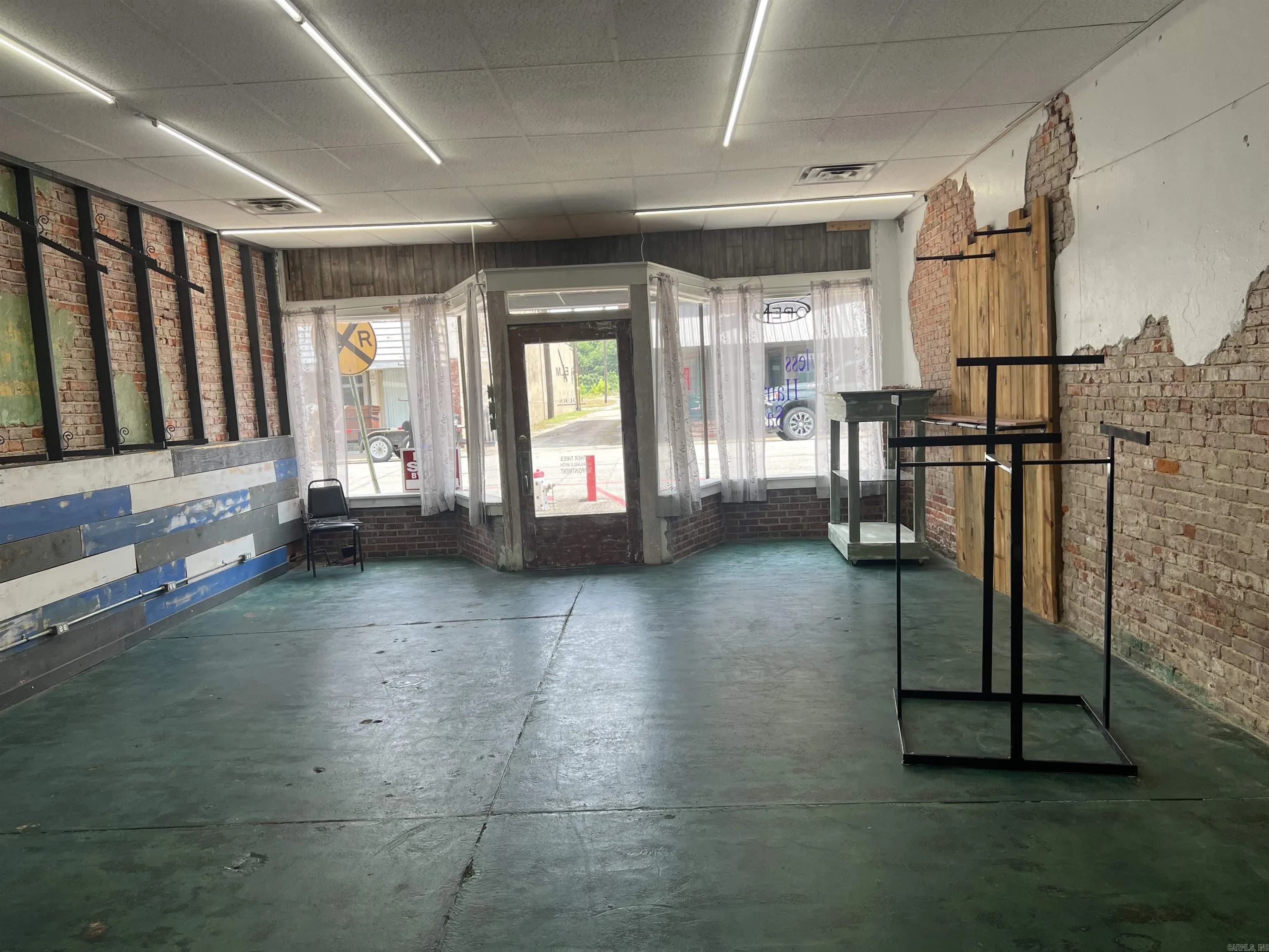 Property at 418 S Elm - Image 24