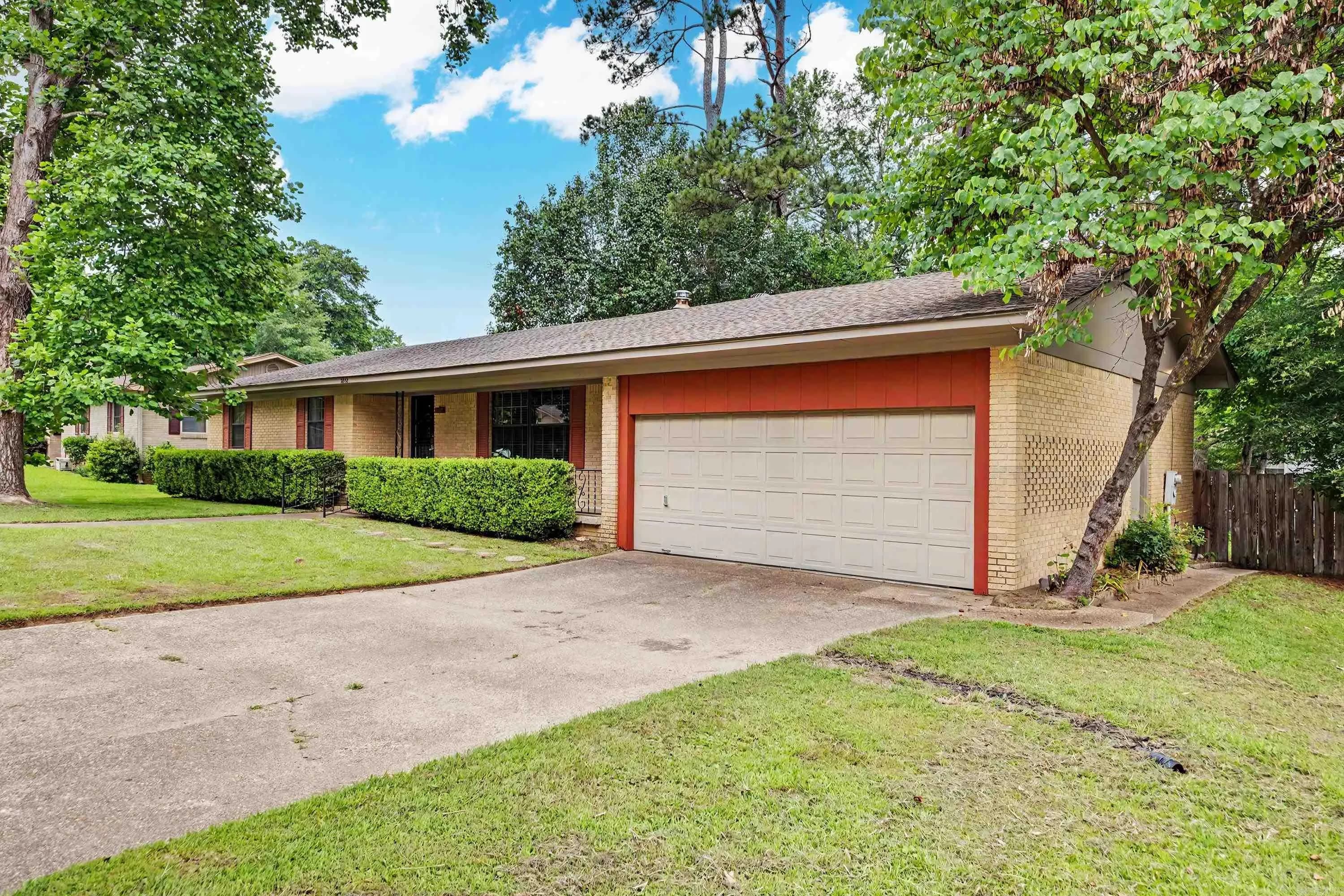 Property at 2838  Sylvia - Image 2