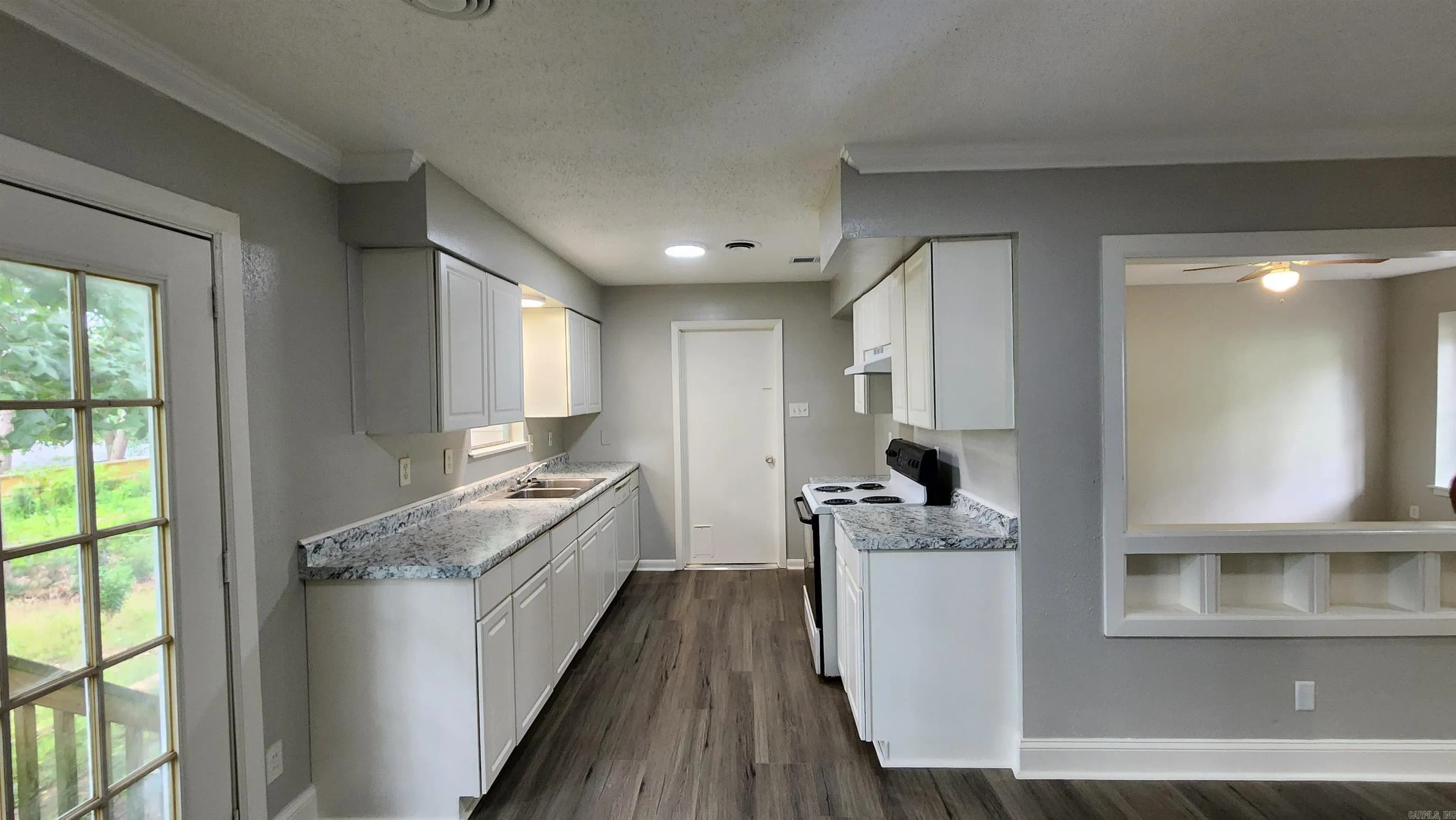 Property at 20 W Windsor - Image 4
