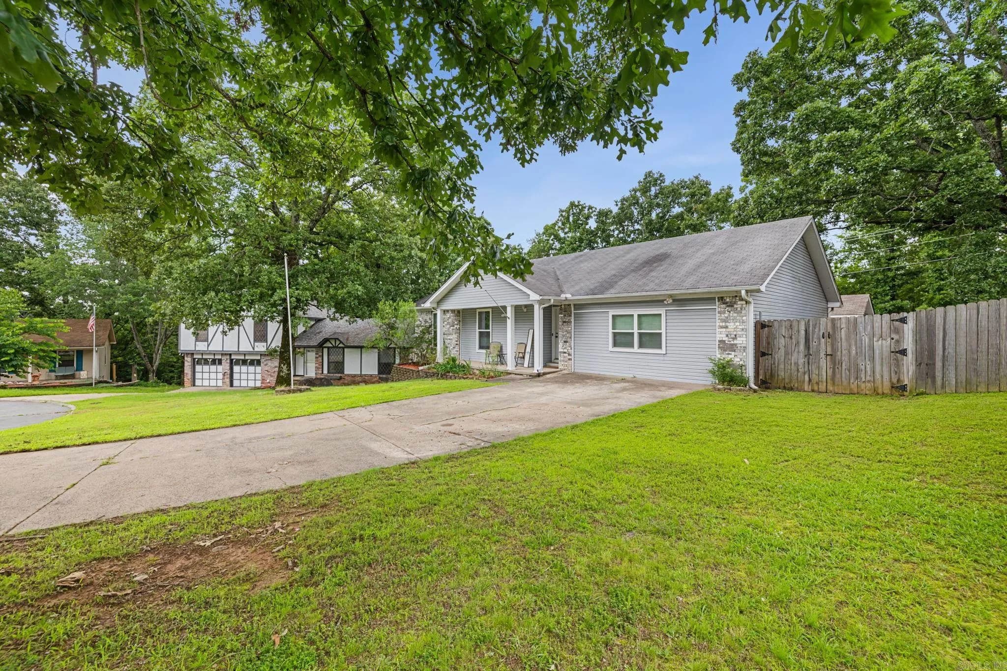 Property at 96  Creekwood - Image 33
