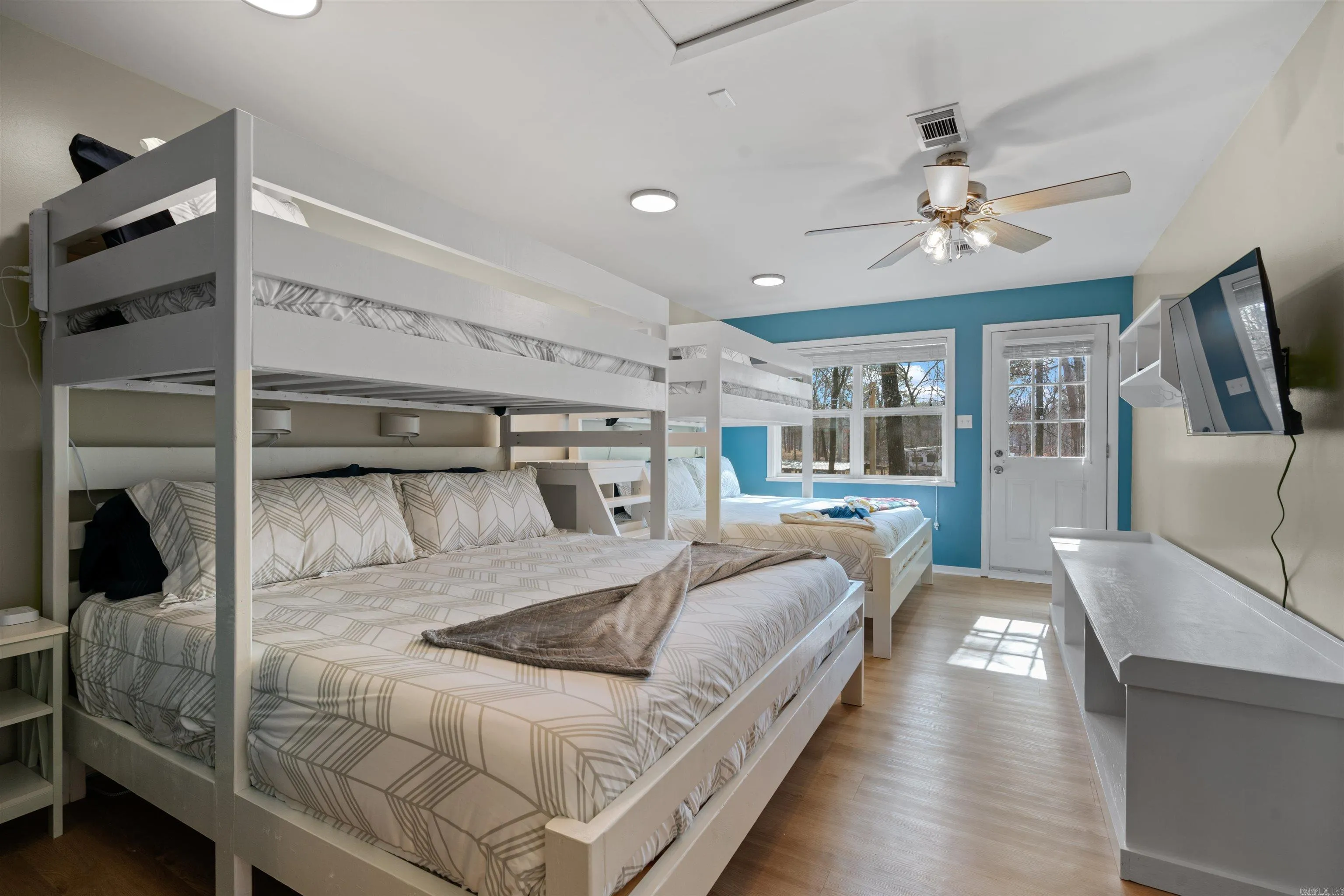Property at 659  Charlie stover - Image 15