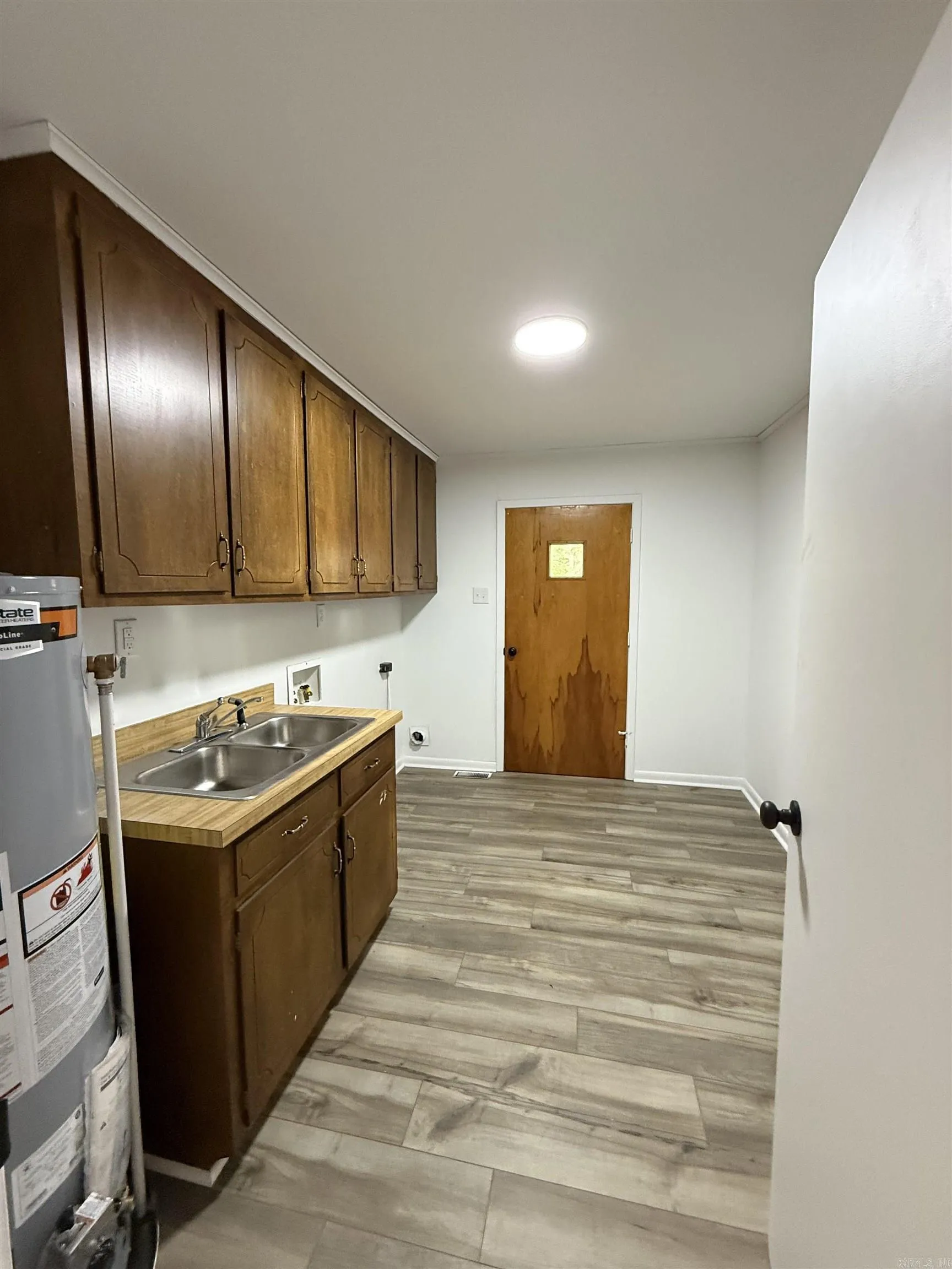 Property at 614  Winchester - Image 11