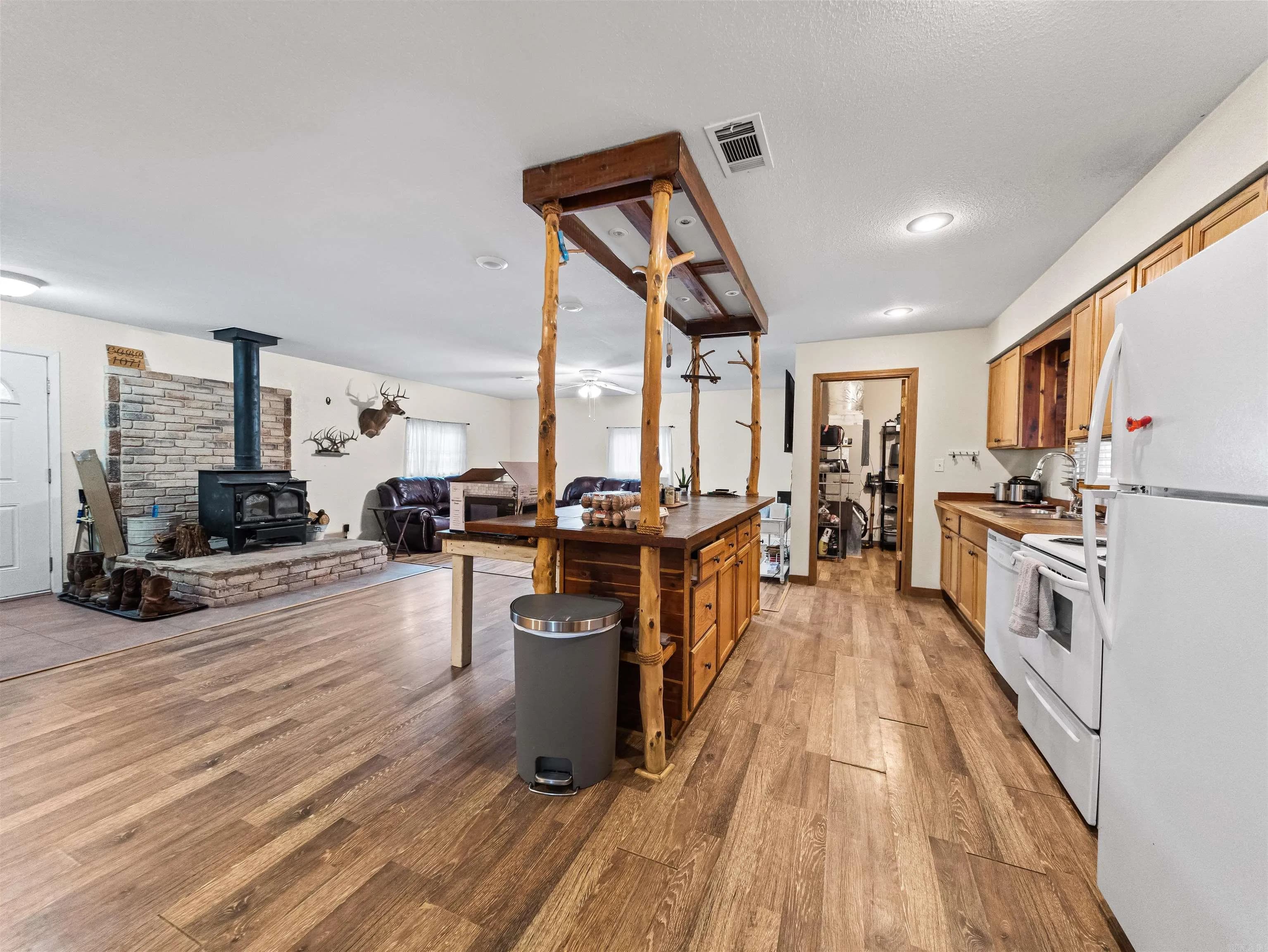 Property at 1071  Hwy 298 - Image 16