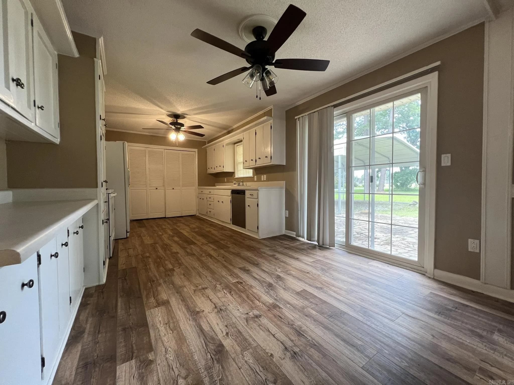 Property at 306 S Tilden - Image 16