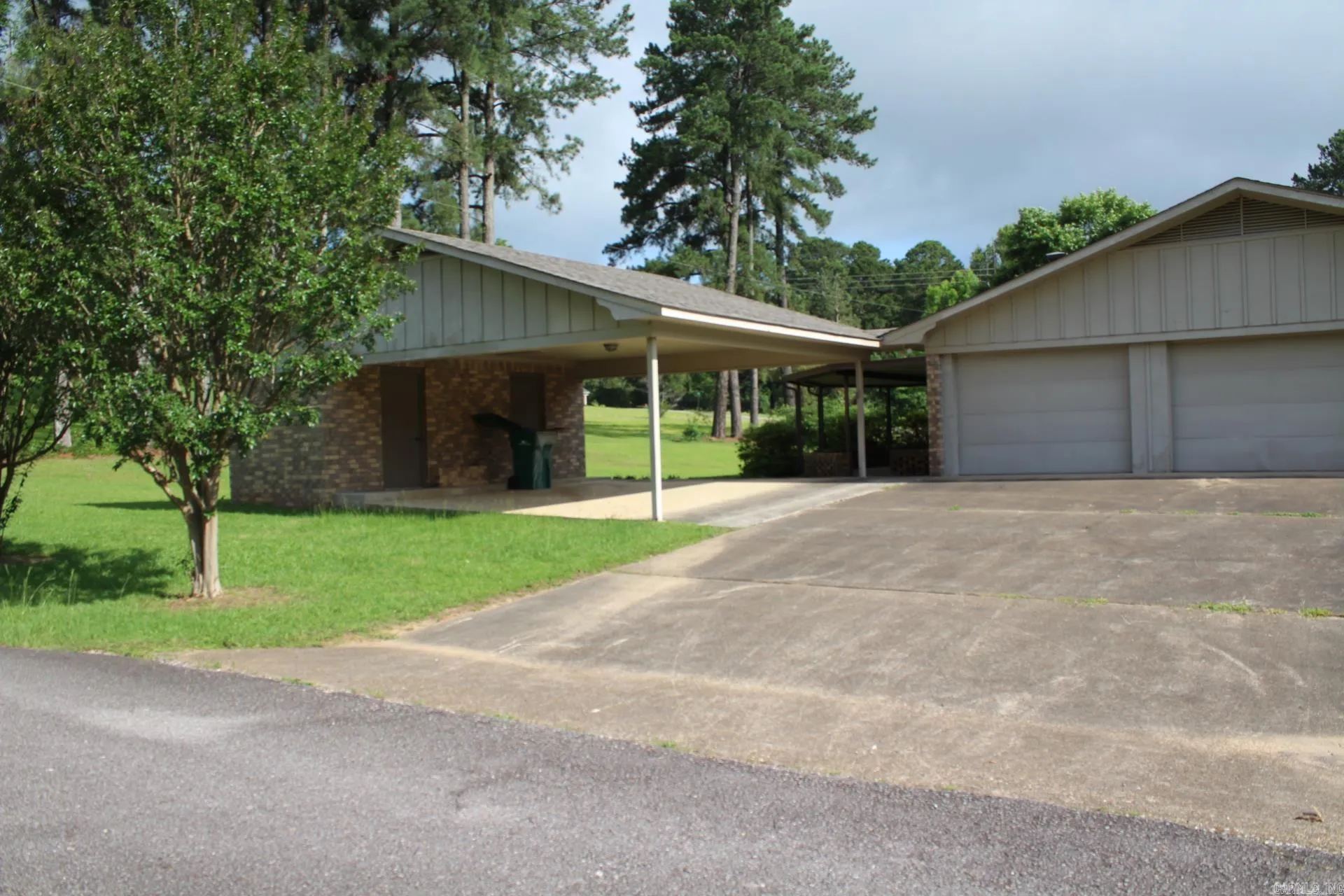 Property at 901 N 14th - Image 26