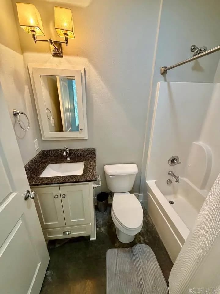 Property at 306 W 6th - Image 8