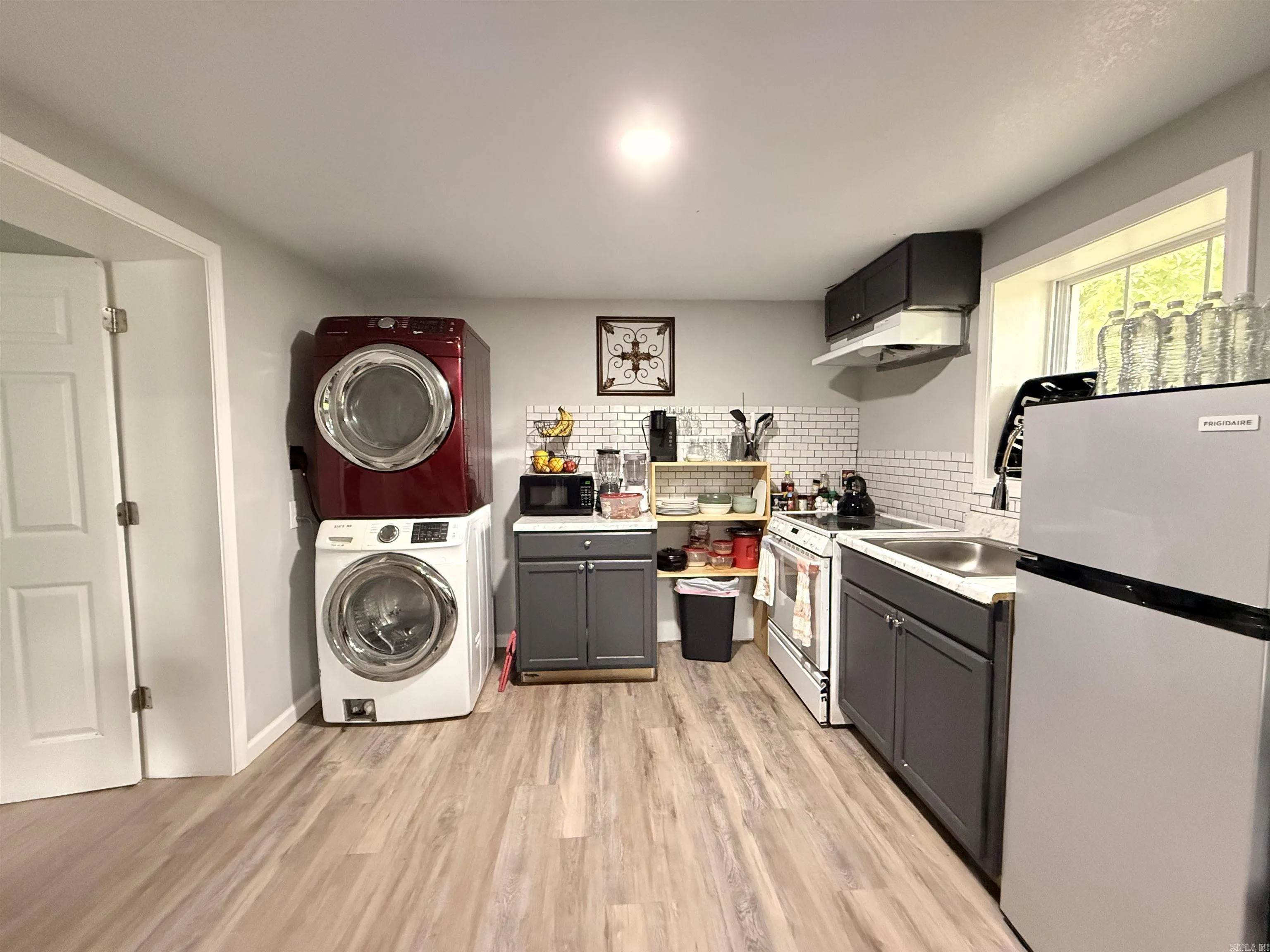 Property at 518  Laser - Image 5