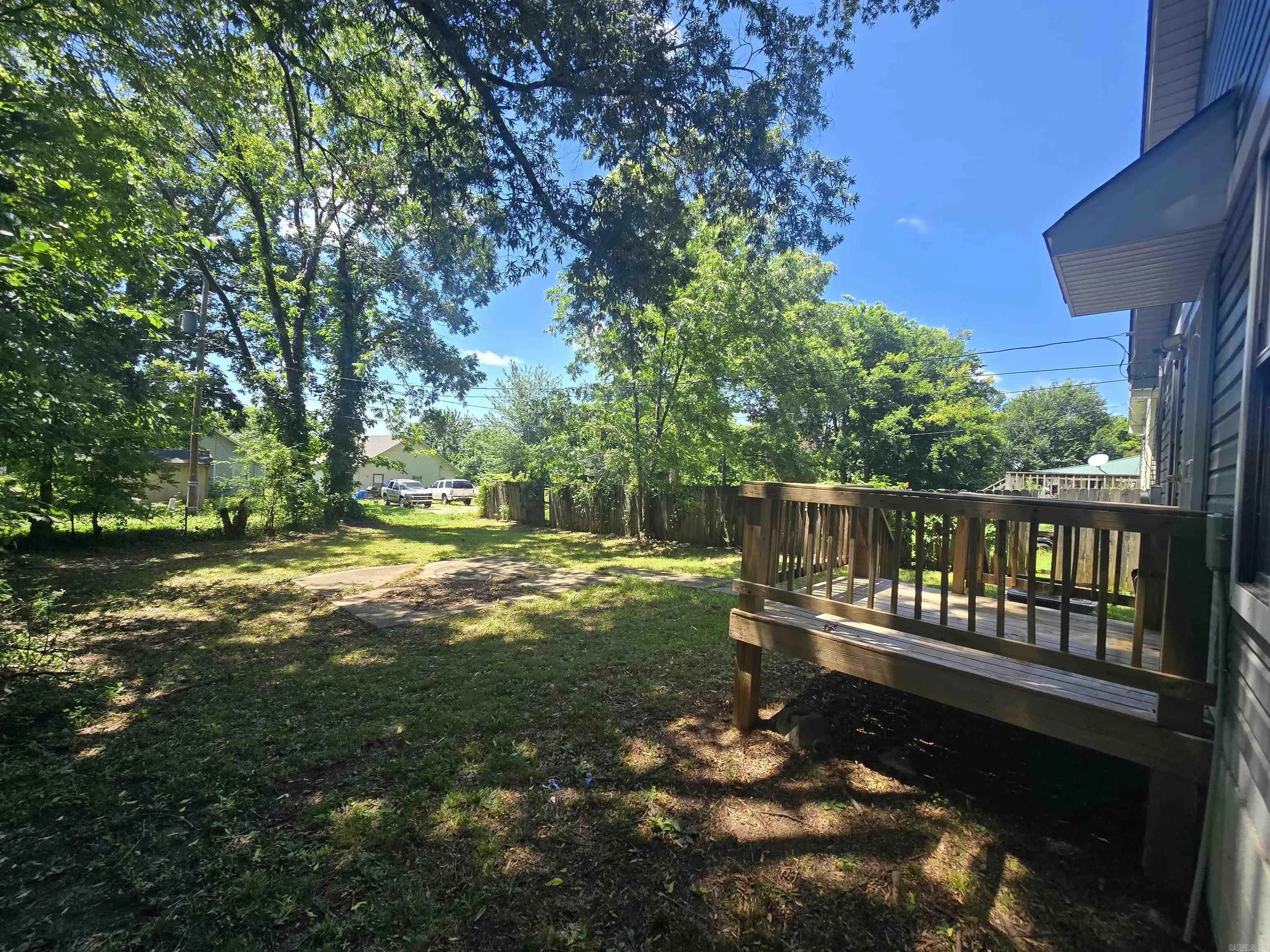 Property at 1104 S Park - Image 16