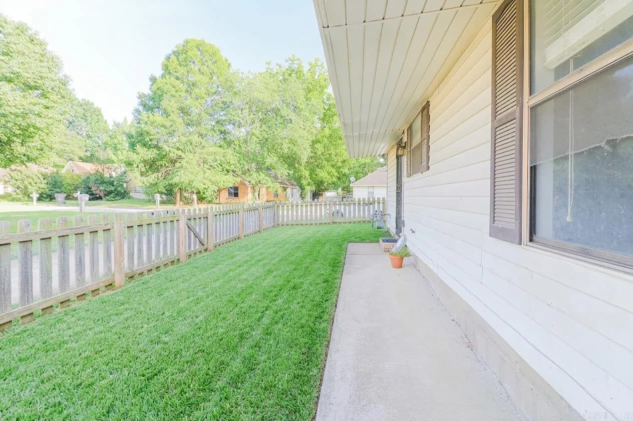 Property at 822  Hester - Image 25