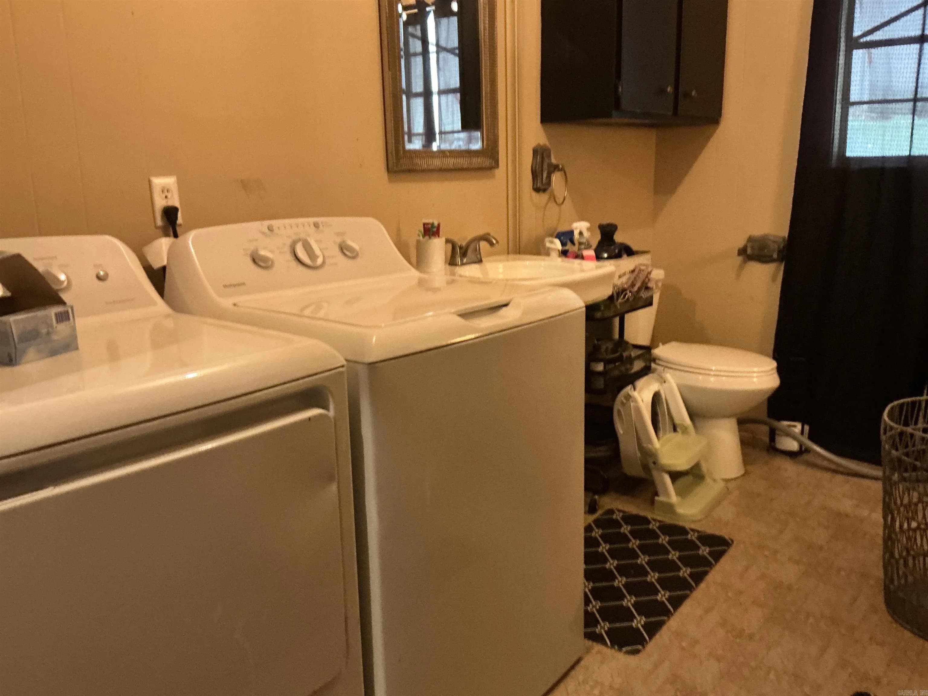 Property at 1006  Cedar - Image 40