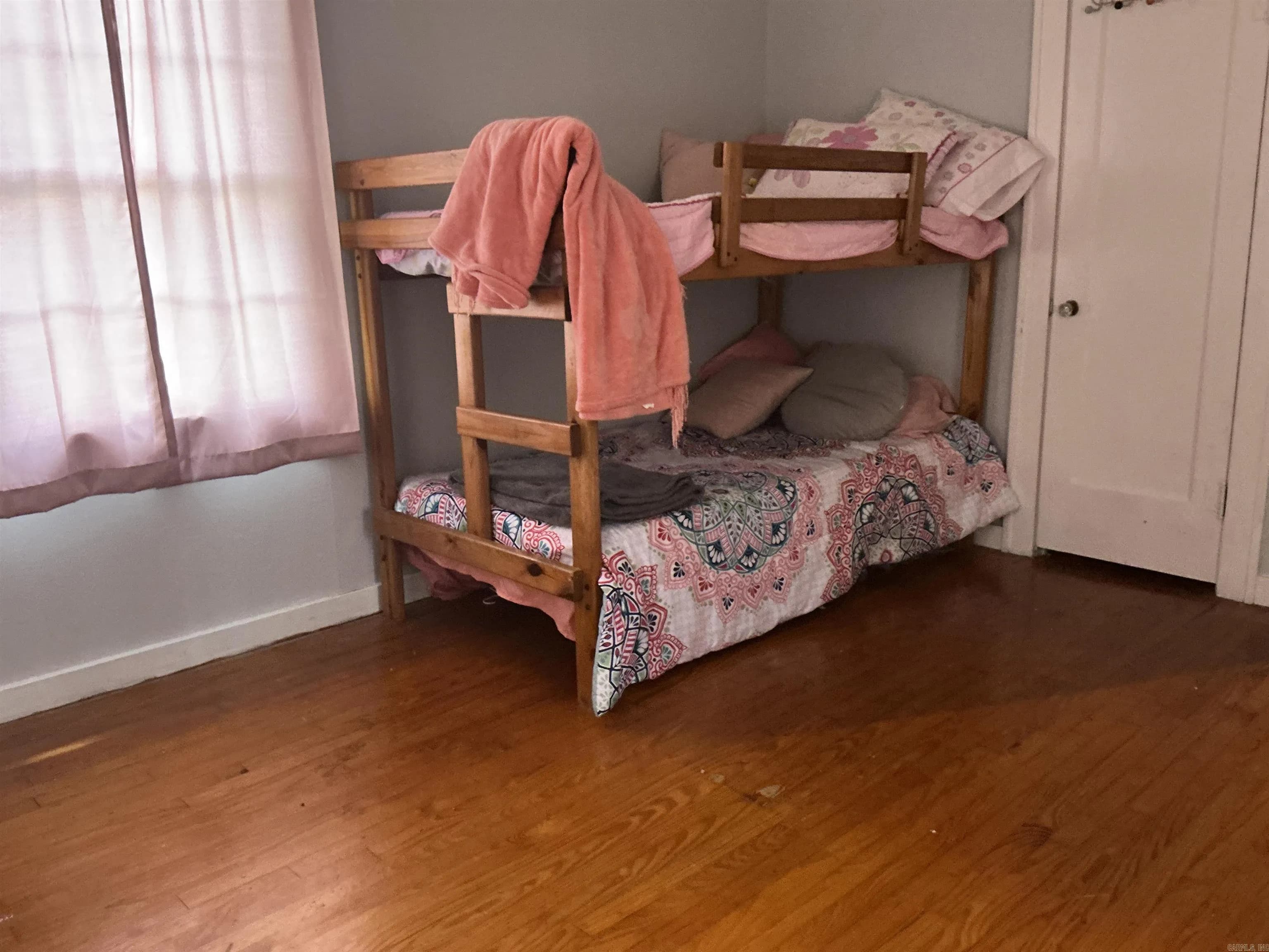 Property at 1006  Cedar - Image 29