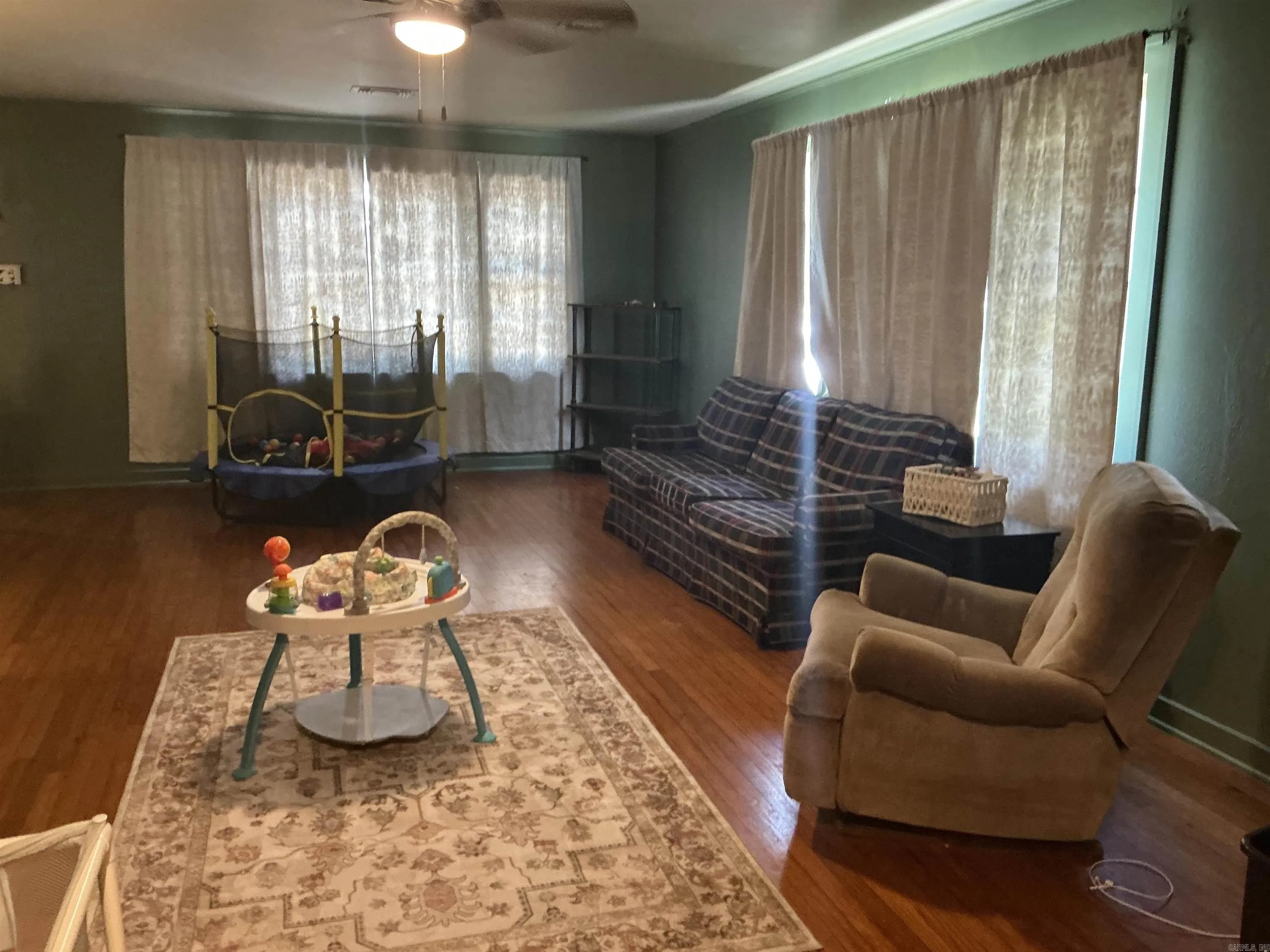 Property at 1006  Cedar - Image 6