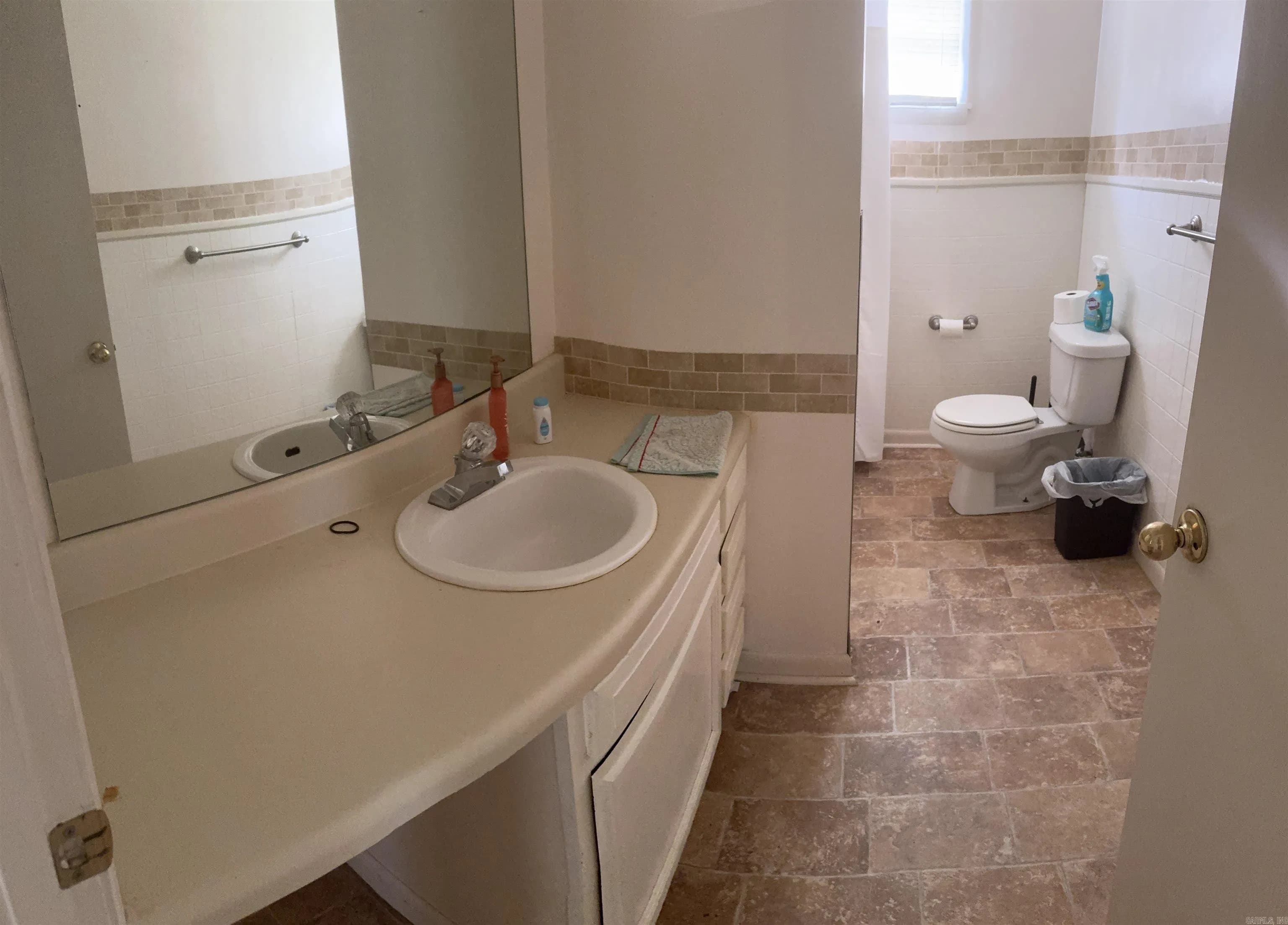 Property at 815  Lakeshore - Image 12