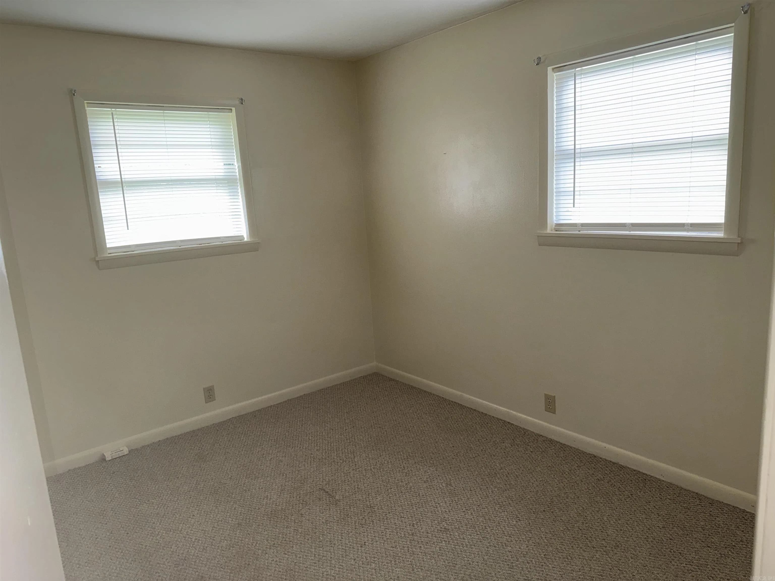 Property at 815  Lakeshore - Image 9