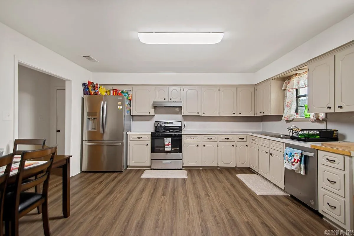 Property at 905  Graham rd - Image 19