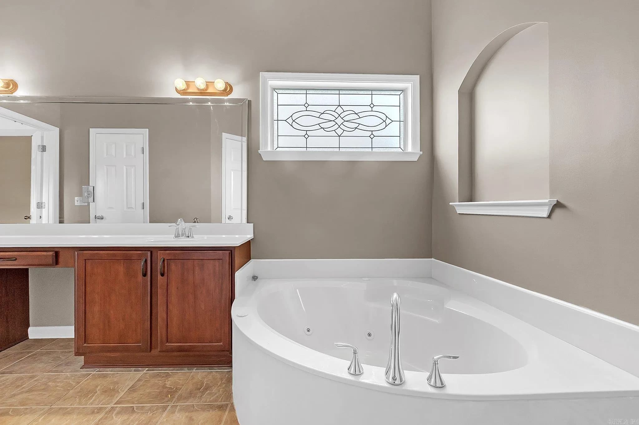 Property at 828  Grandee - Image 10