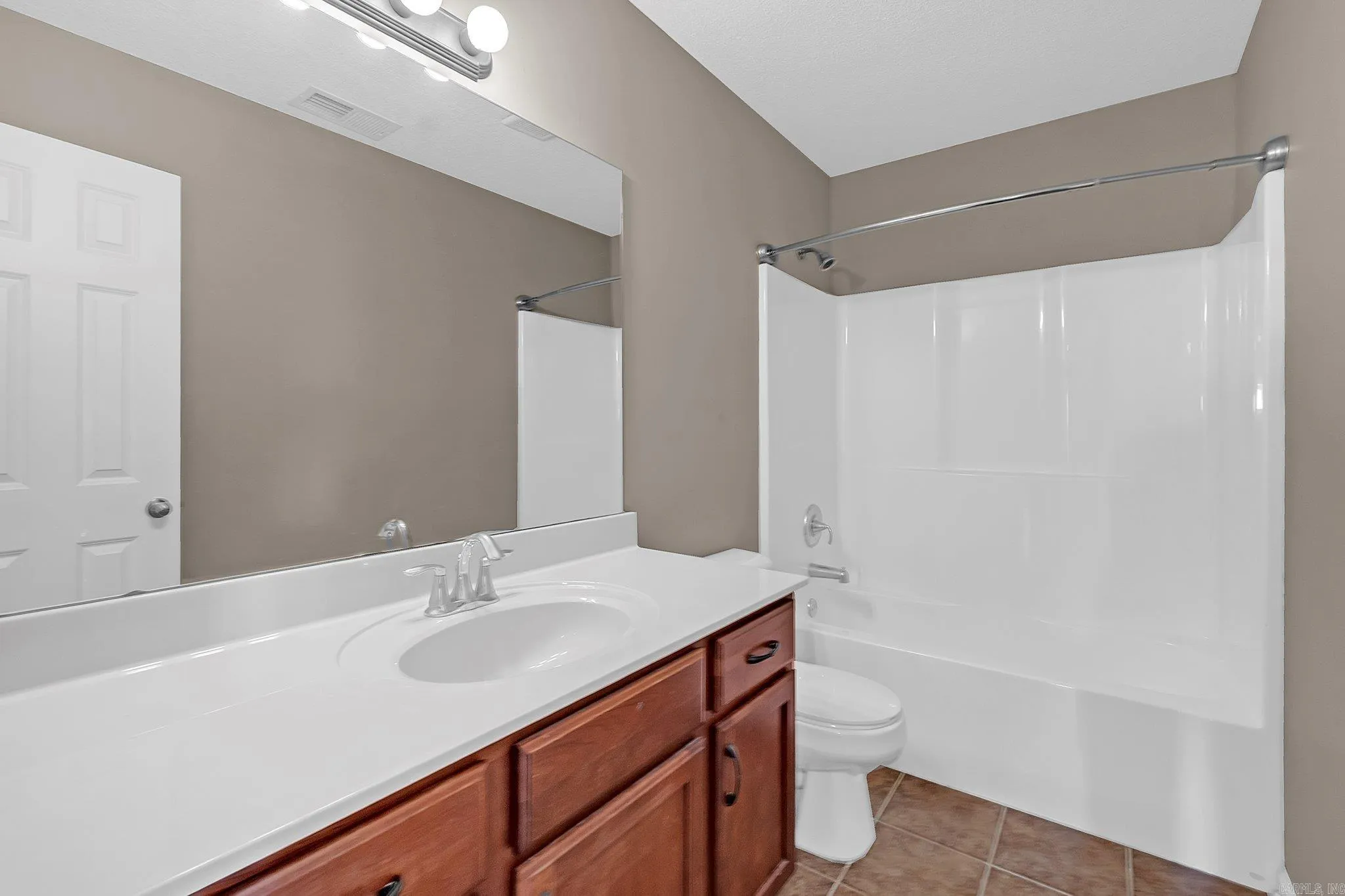 Property at 828  Grandee - Image 16