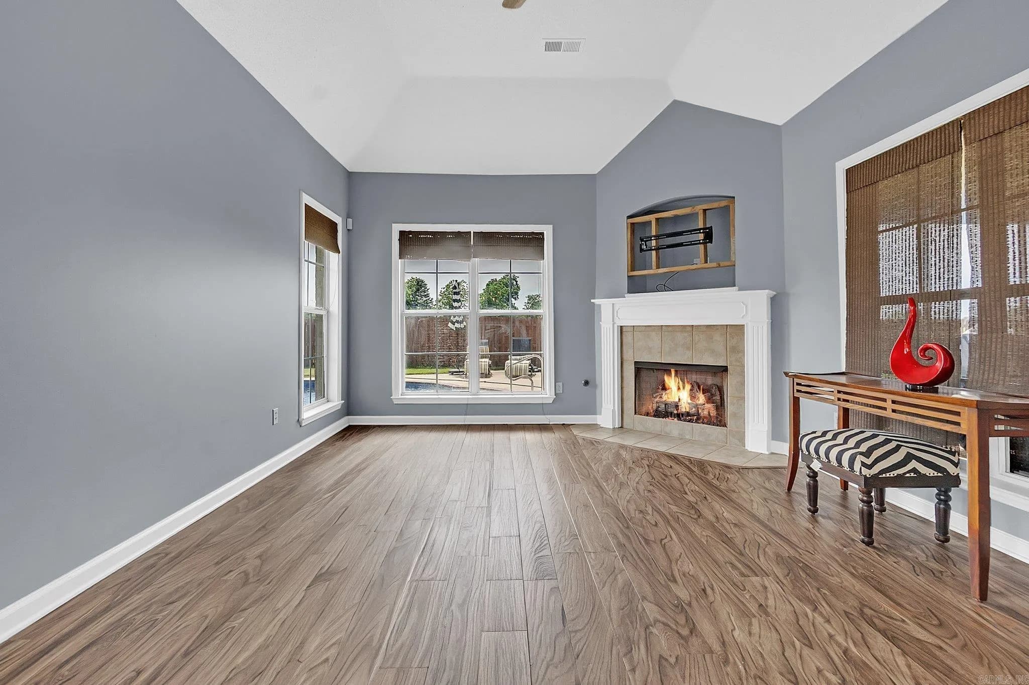 Property at 828  Grandee - Image 24