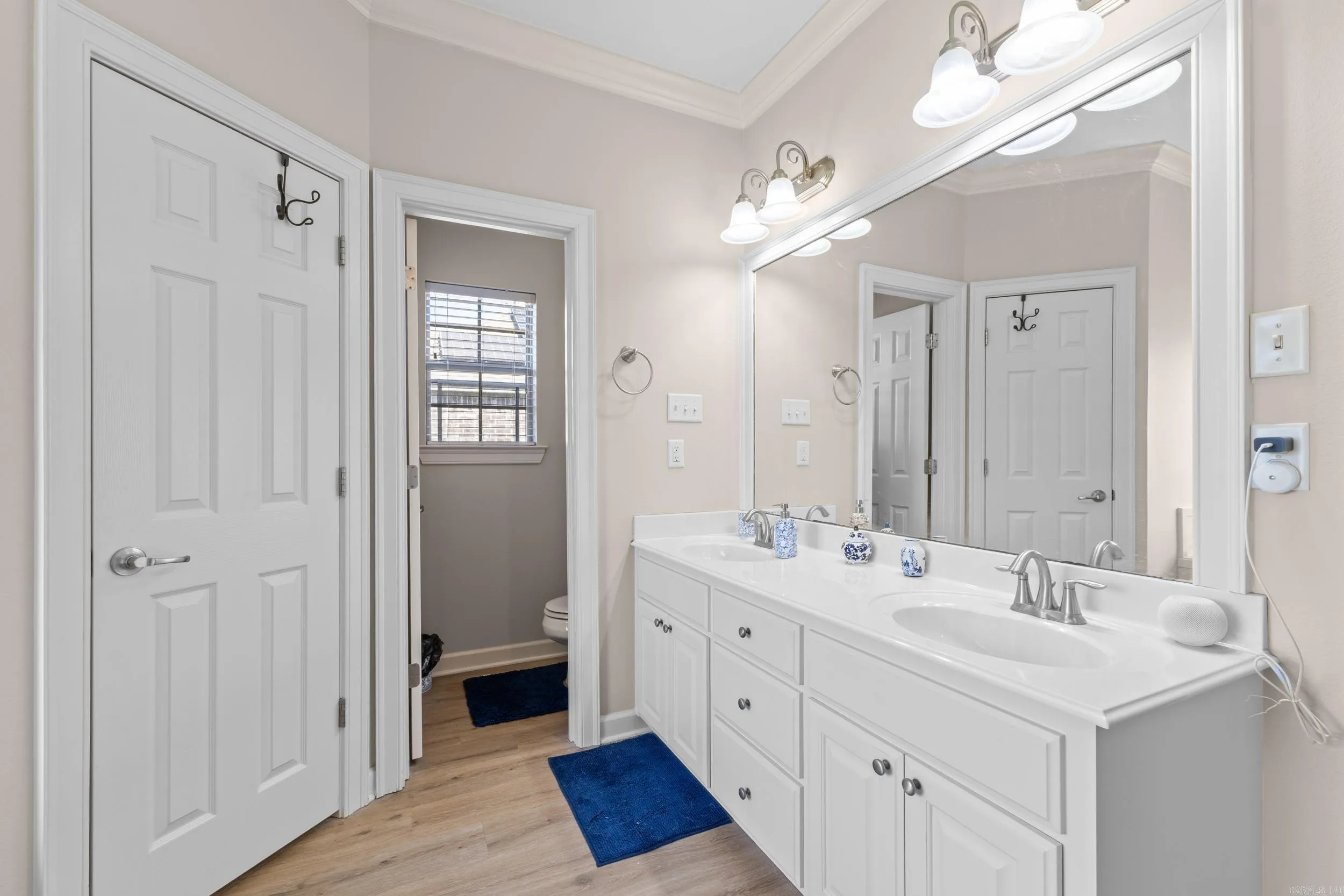 Property at 1320 E Cadron gap - Image 19