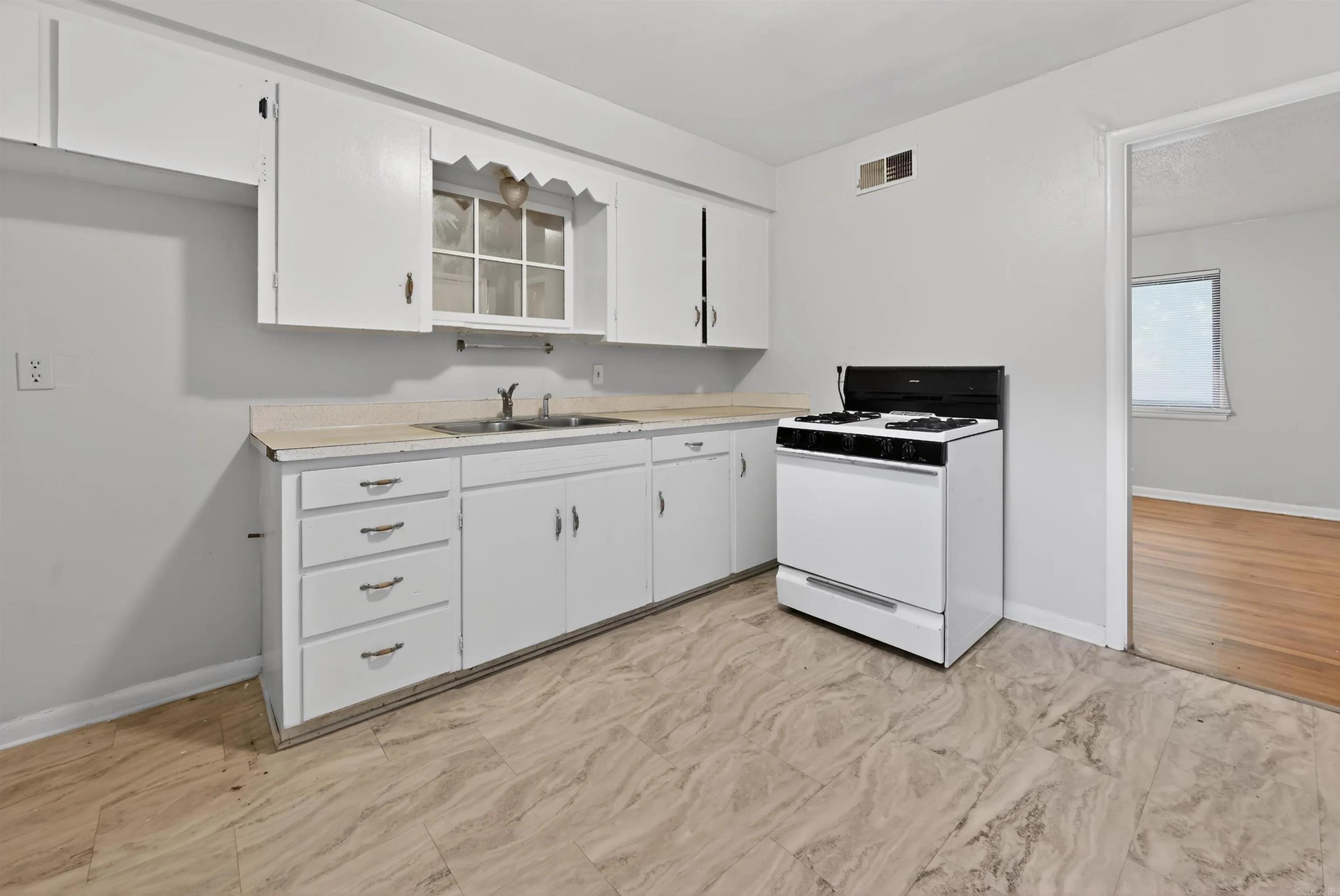 Property at 4  Sheffield - Image 20
