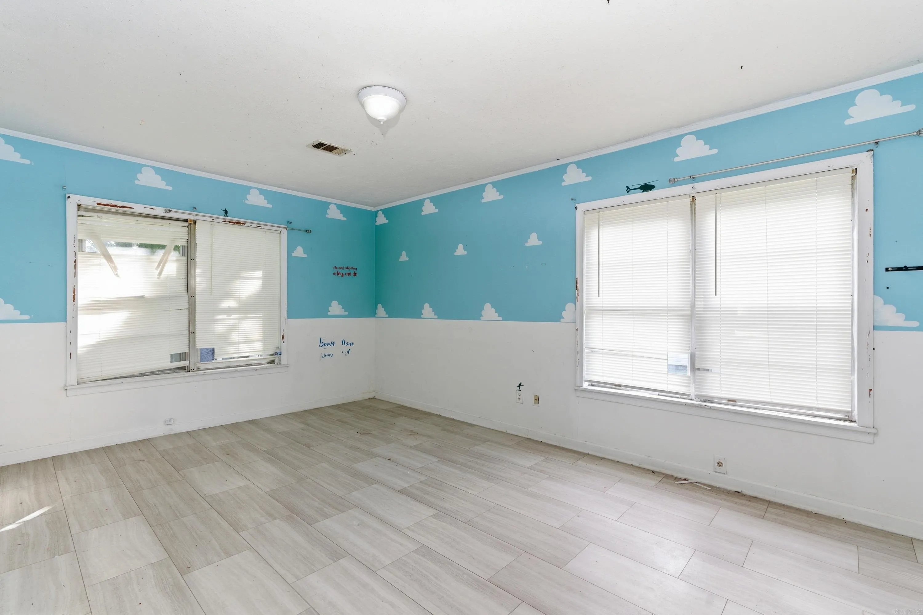 Property at 124 W Poplar - Image 13