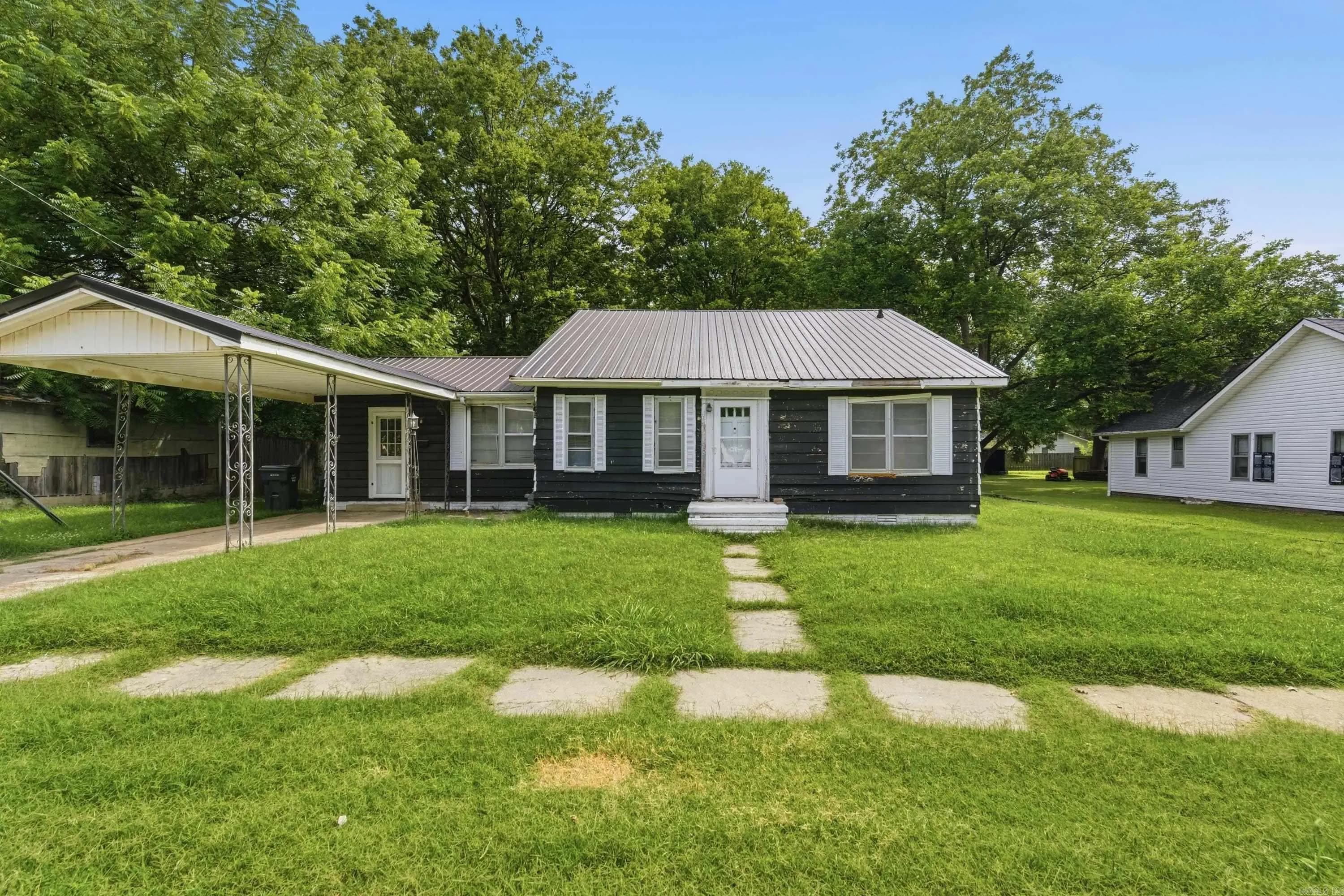 Property at 124 W Poplar - Image 22