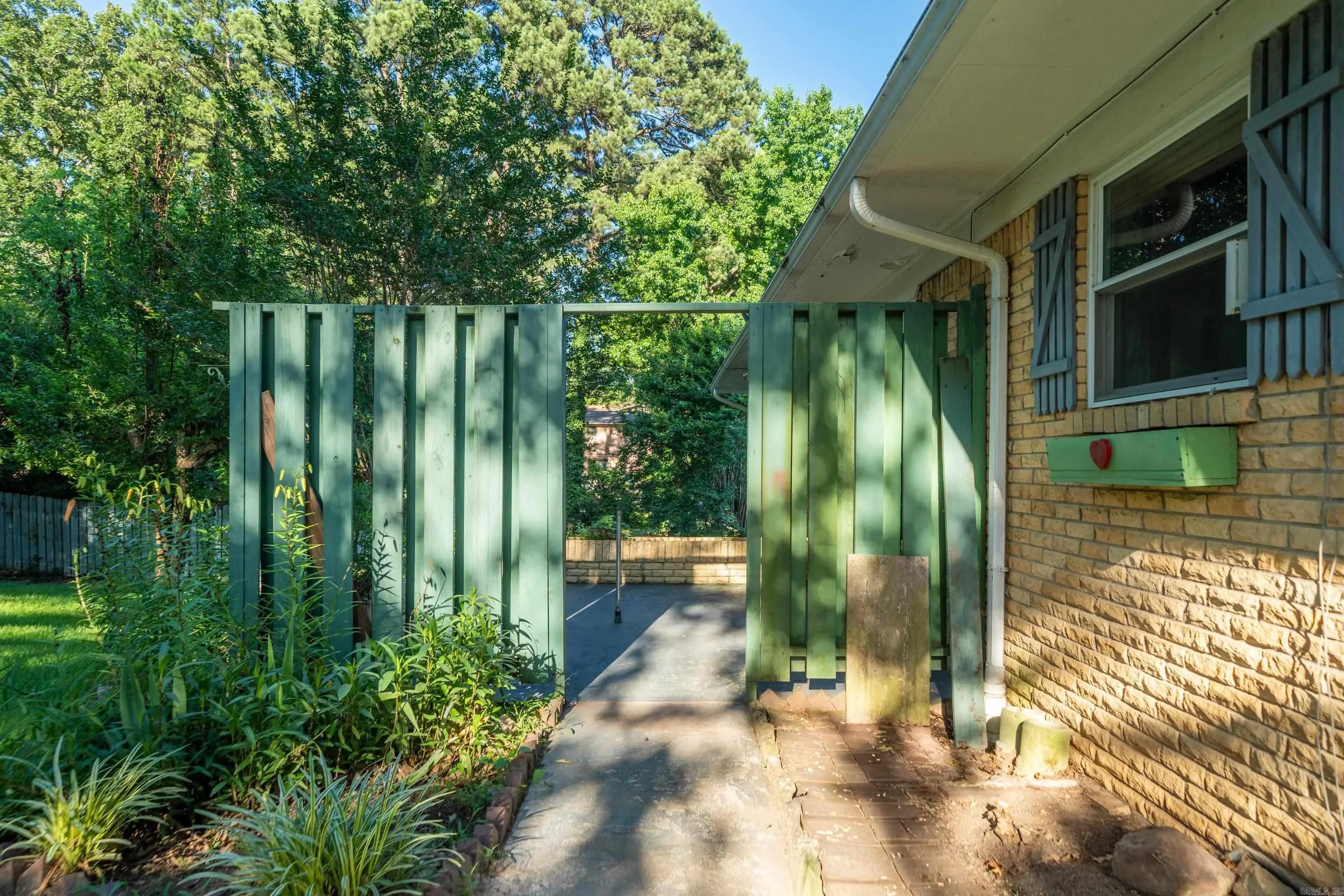 Property at 102  Dahlia st - Image 31