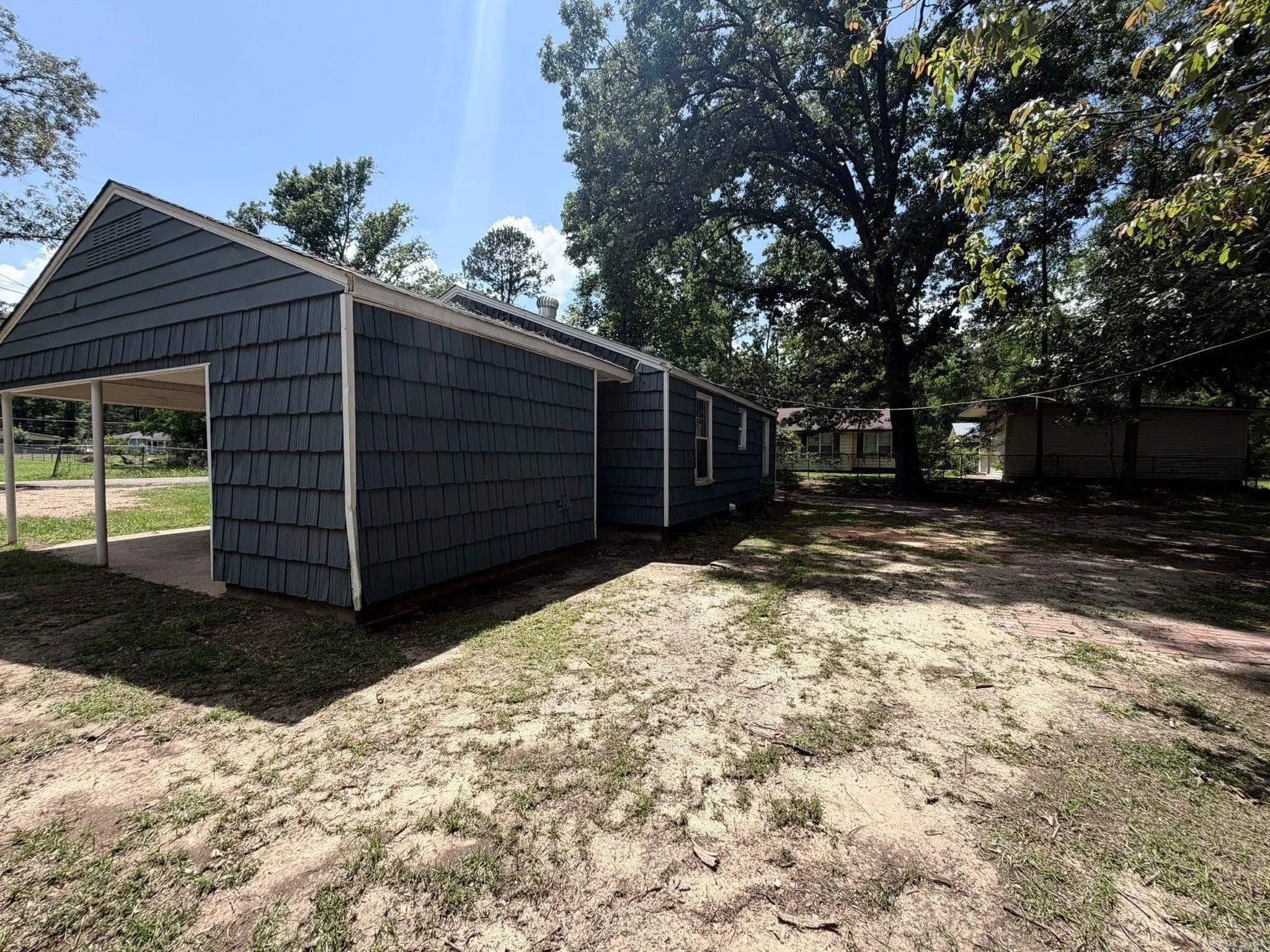 Property at 508 SW Haire - Image 15
